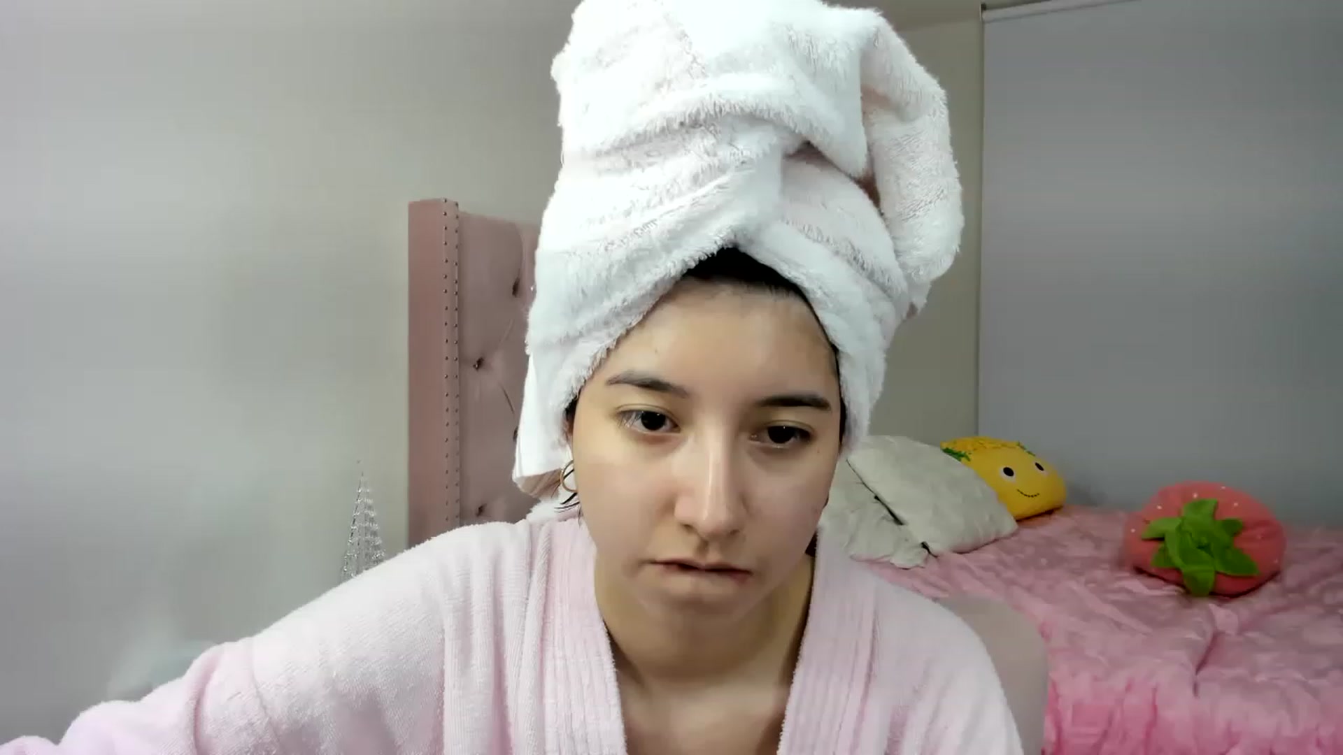 Gallery image thumbnail from Cherrycute666's myfreecams stream on, 11/28/2022, 10:32 image 10 of 20
