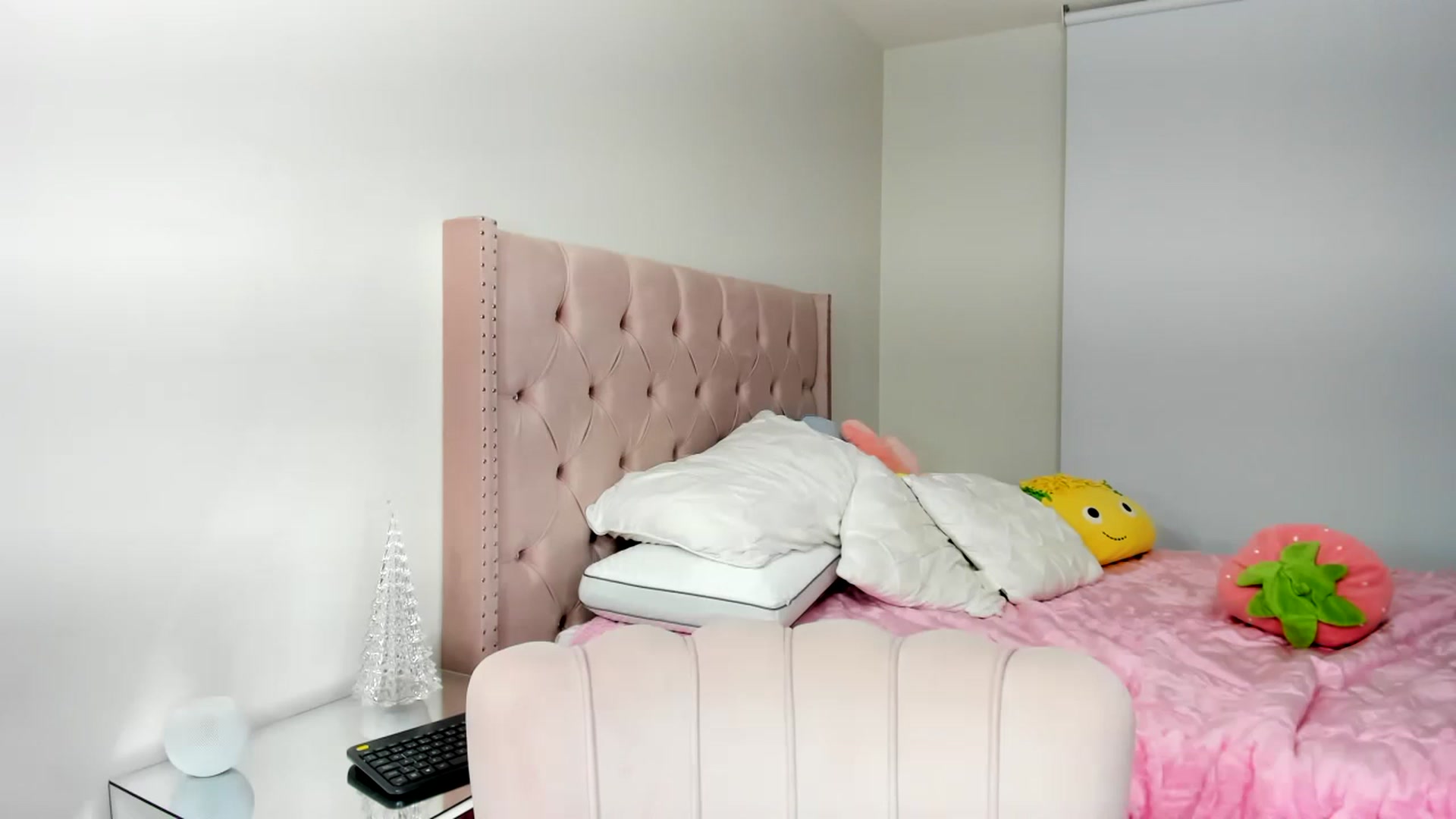 Gallery image thumbnail from Cherrycute666's myfreecams stream on, 11/28/2022, 10:32 image 19 of 20