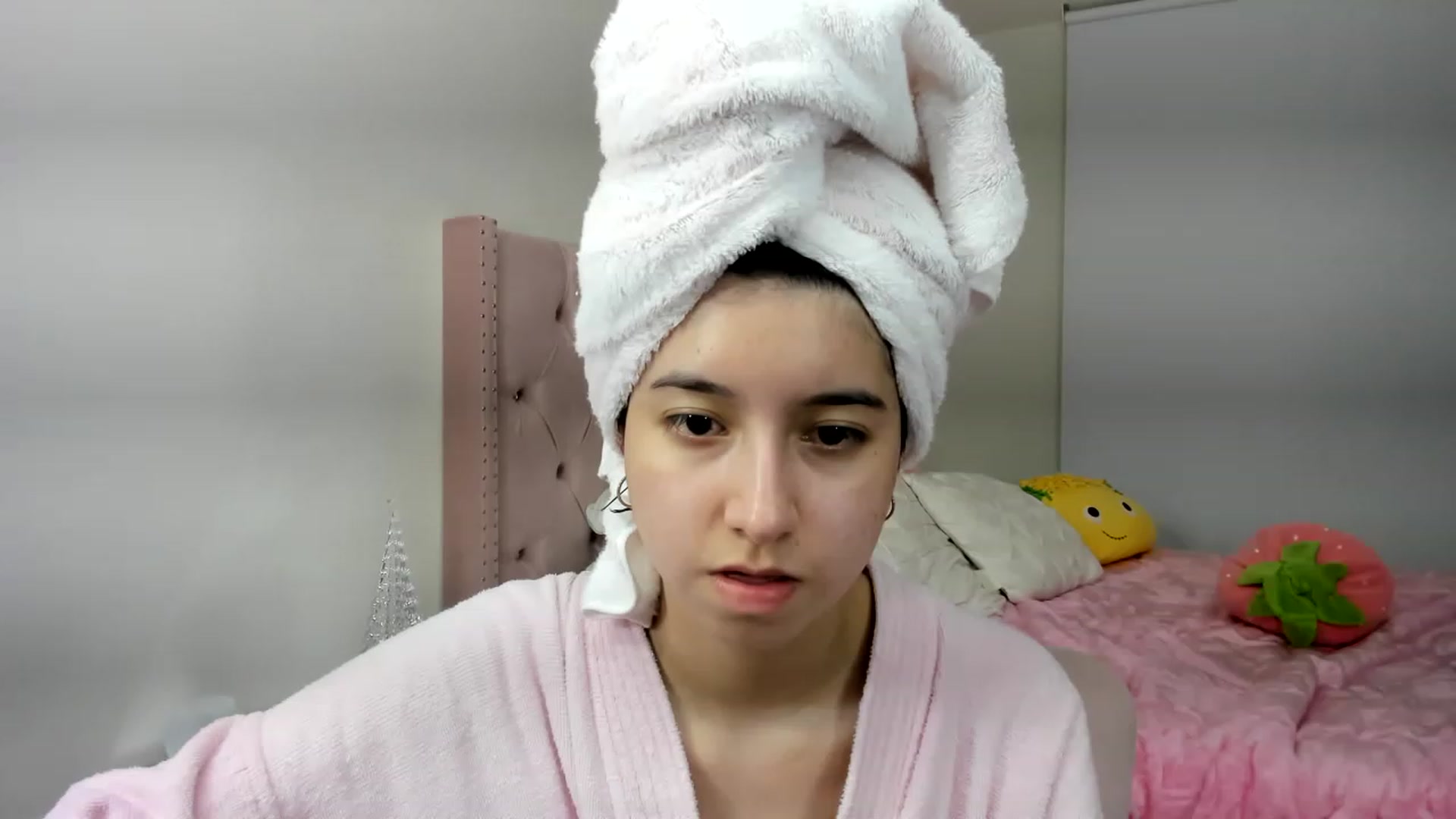 Gallery image thumbnail from Cherrycute666's myfreecams stream on, 11/28/2022, 10:32 image 5 of 20