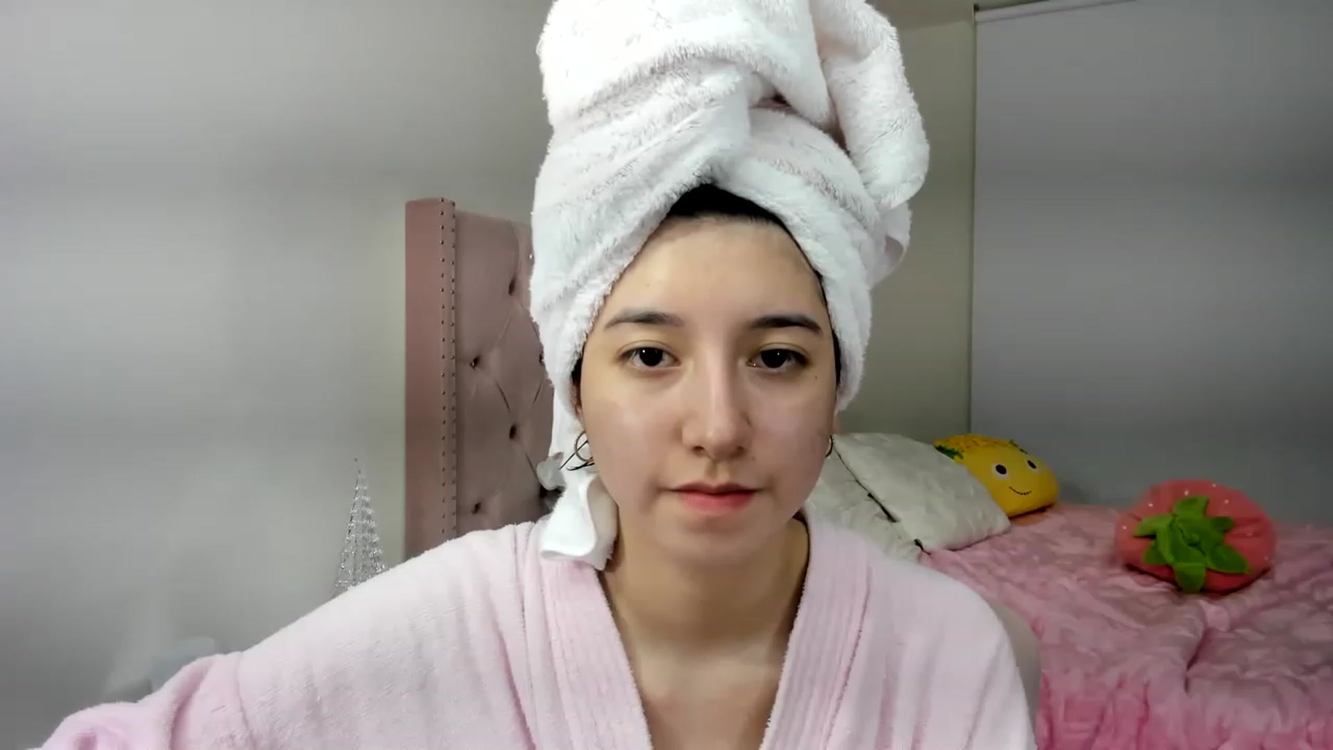 Gallery image thumbnail from Cherrycute666's myfreecams stream on, 11/28/2022, 10:32 image 3 of 20