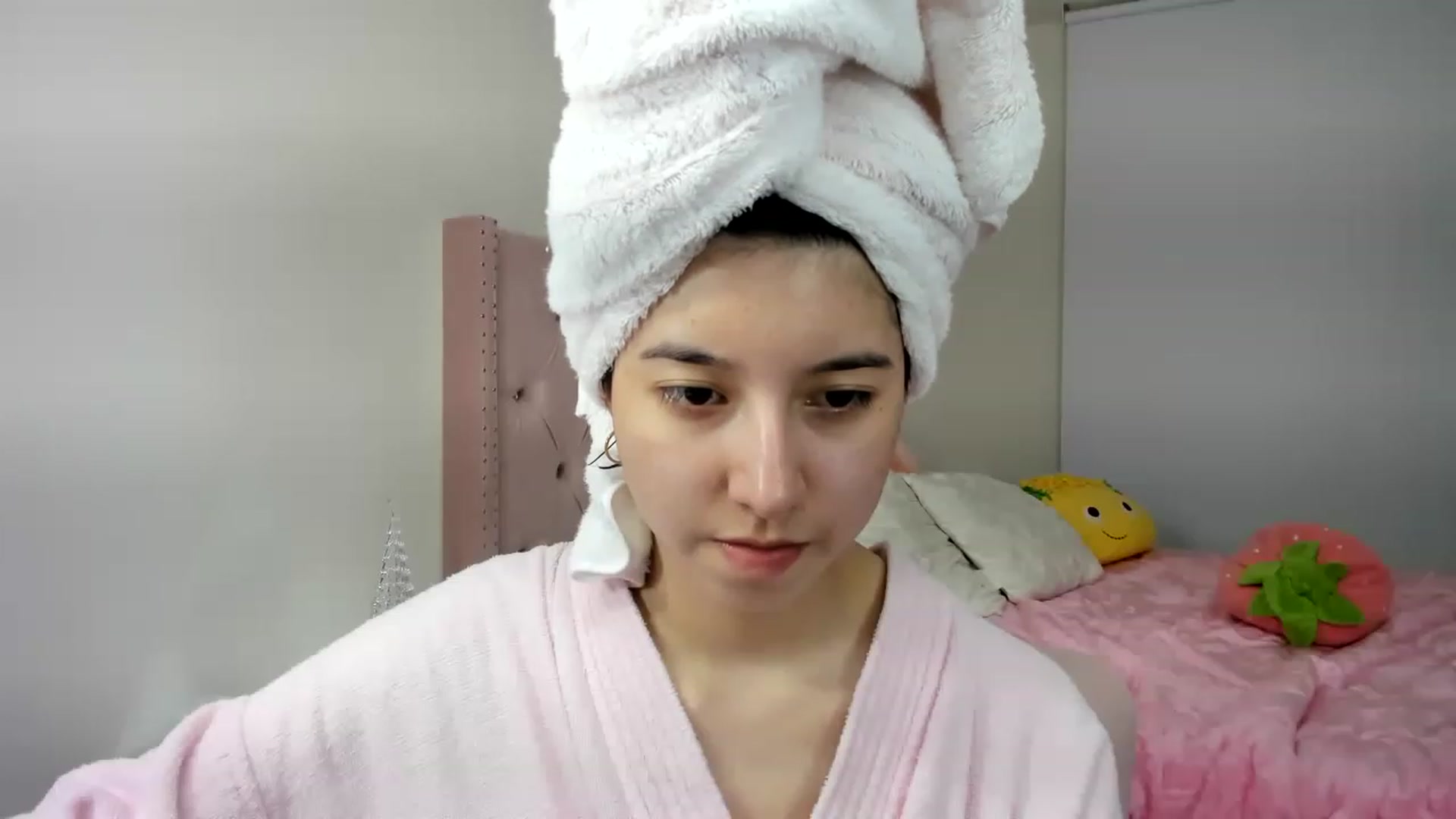 Gallery image thumbnail from Cherrycute666's myfreecams stream on, 11/28/2022, 10:32 image 6 of 20
