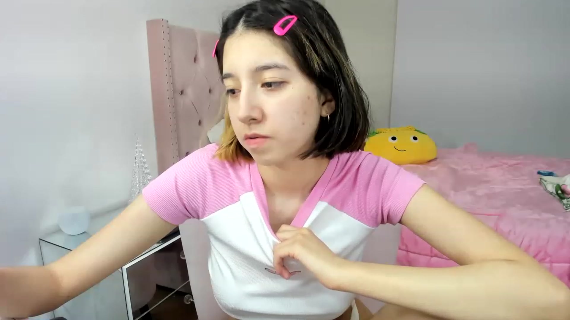 Gallery image thumbnail from Cherrycute666's myfreecams stream on, 11/29/2022, 10:25 image 12 of 20