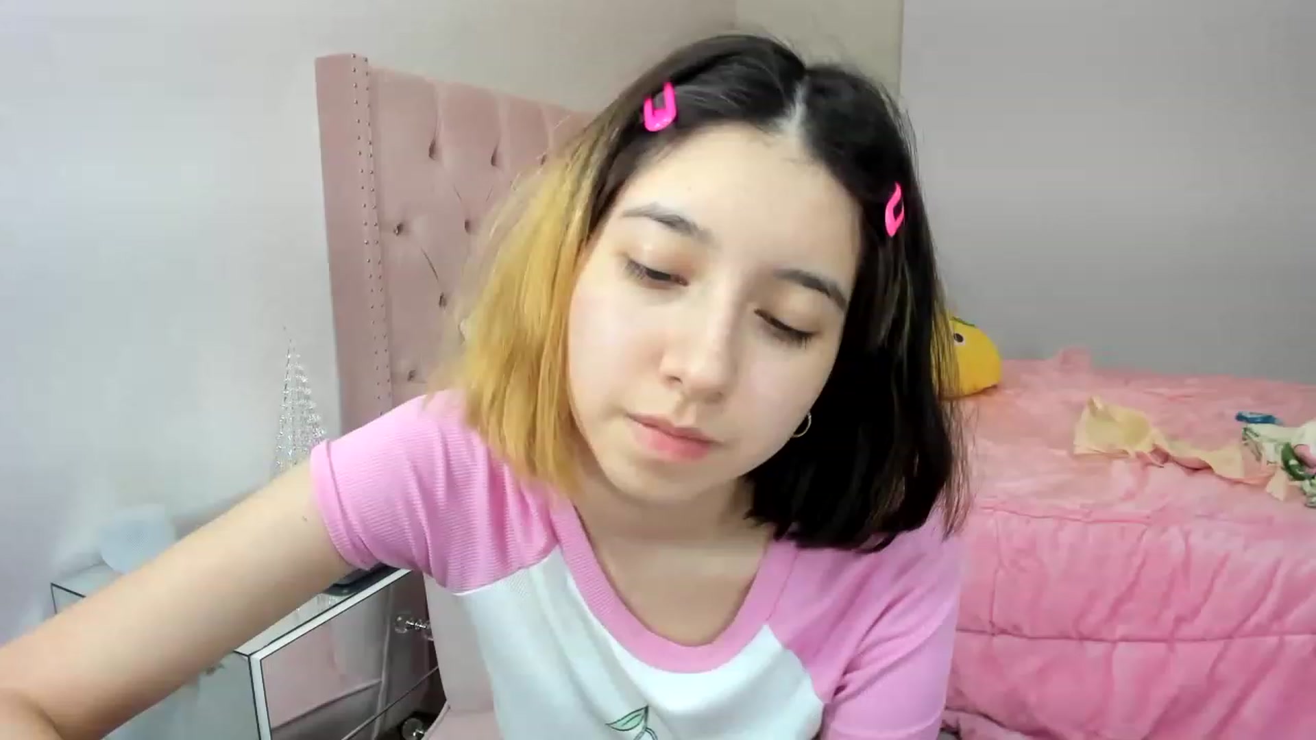 Gallery image thumbnail from Cherrycute666's myfreecams stream on, 11/29/2022, 10:25 image 1 of 20