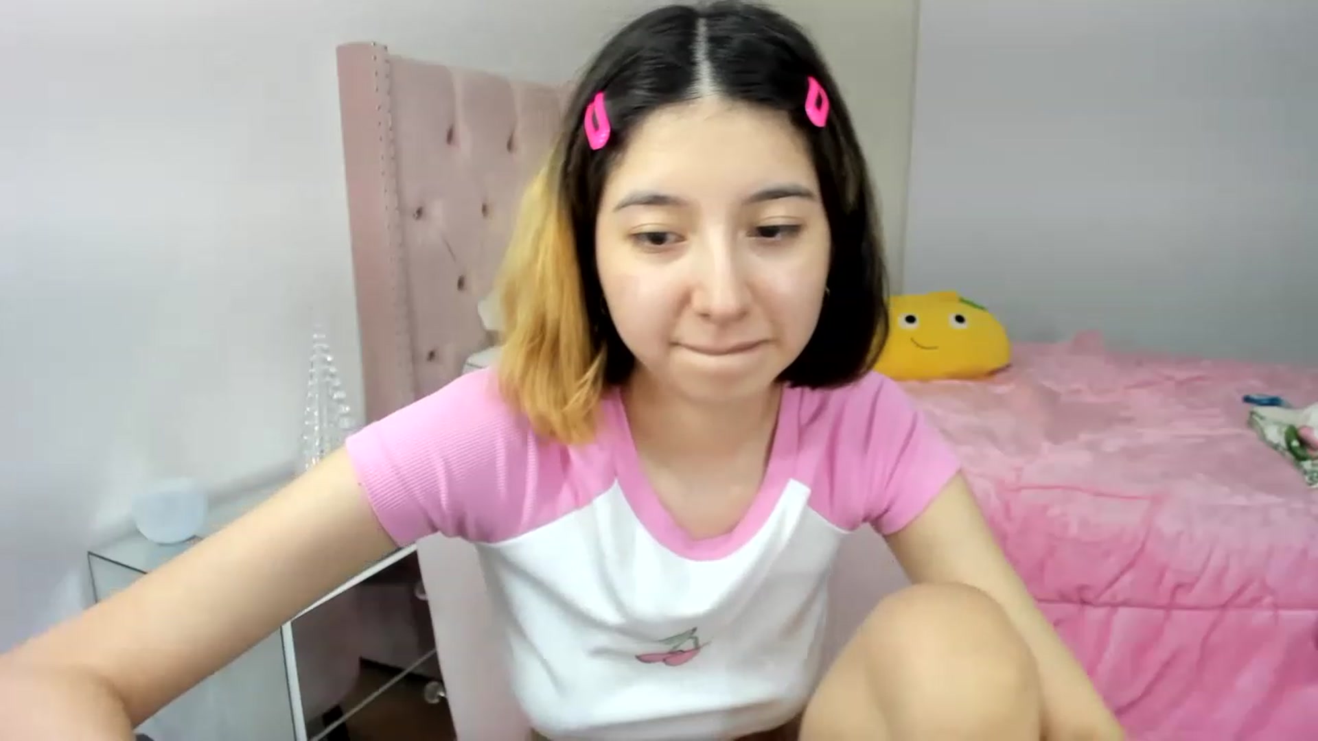 Gallery image thumbnail from Cherrycute666's myfreecams stream on, 11/29/2022, 10:25 image 13 of 20