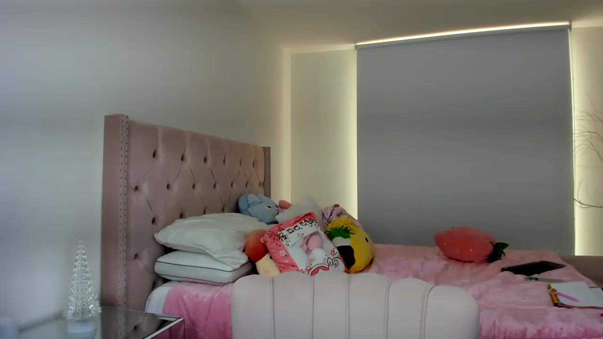 Gallery image thumbnail from Cherrycute666's myfreecams stream on, 11/30/2022, 22:15 image 14 of 20