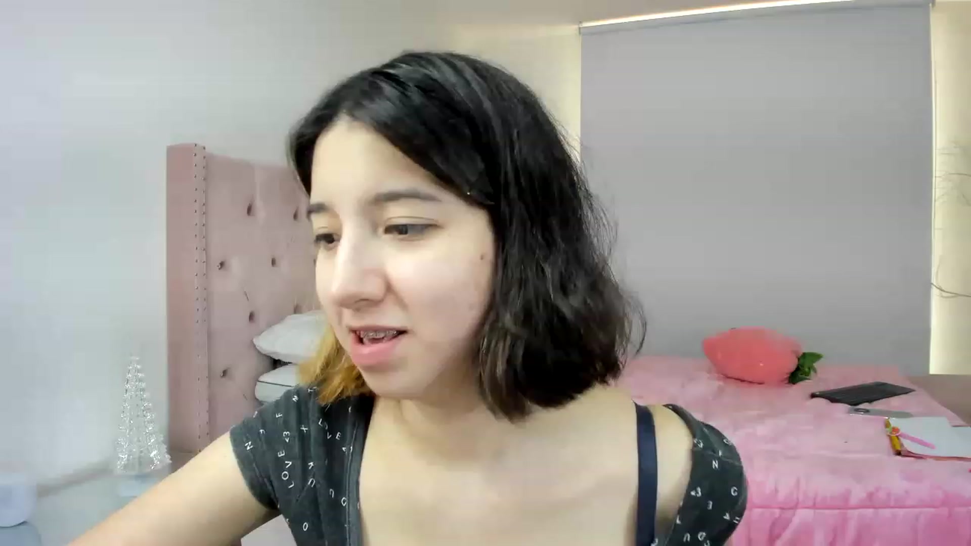 Gallery image thumbnail from Cherrycute666's myfreecams stream on, 11/30/2022, 23:57 image 1 of 20