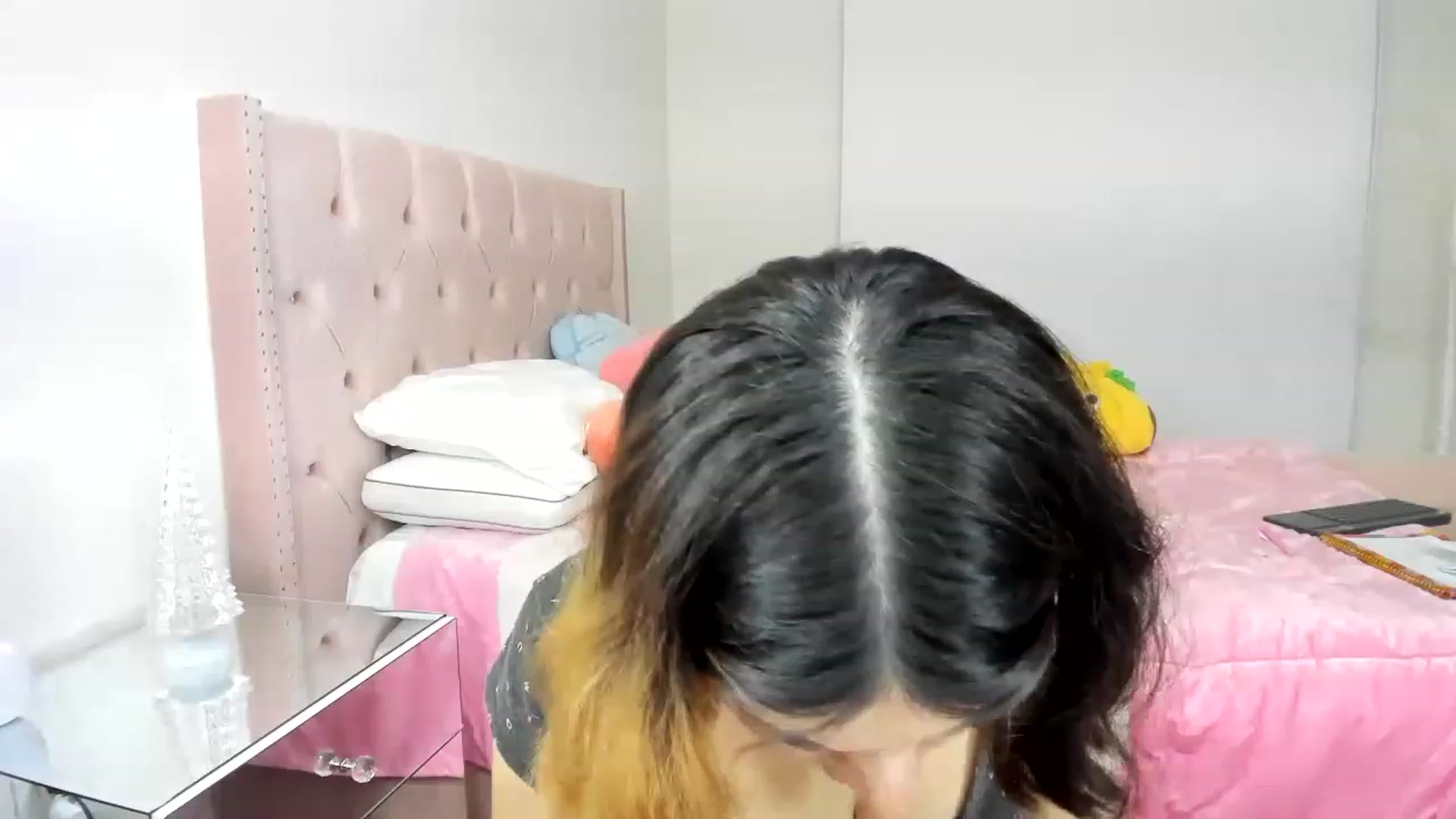Gallery image thumbnail from Cherrycute666's myfreecams stream on, 12/01/2022, 01:06 image 6 of 20