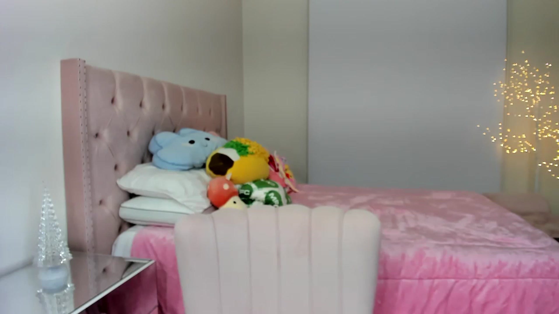 Gallery image thumbnail from Cherrycute666's myfreecams stream on, 12/01/2022, 03:16 image 11 of 20