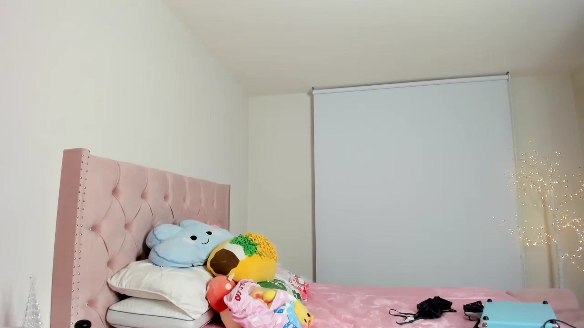 Gallery image thumbnail from Cherrycute666's myfreecams stream on, 12/01/2022, 09:19 image 9 of 20