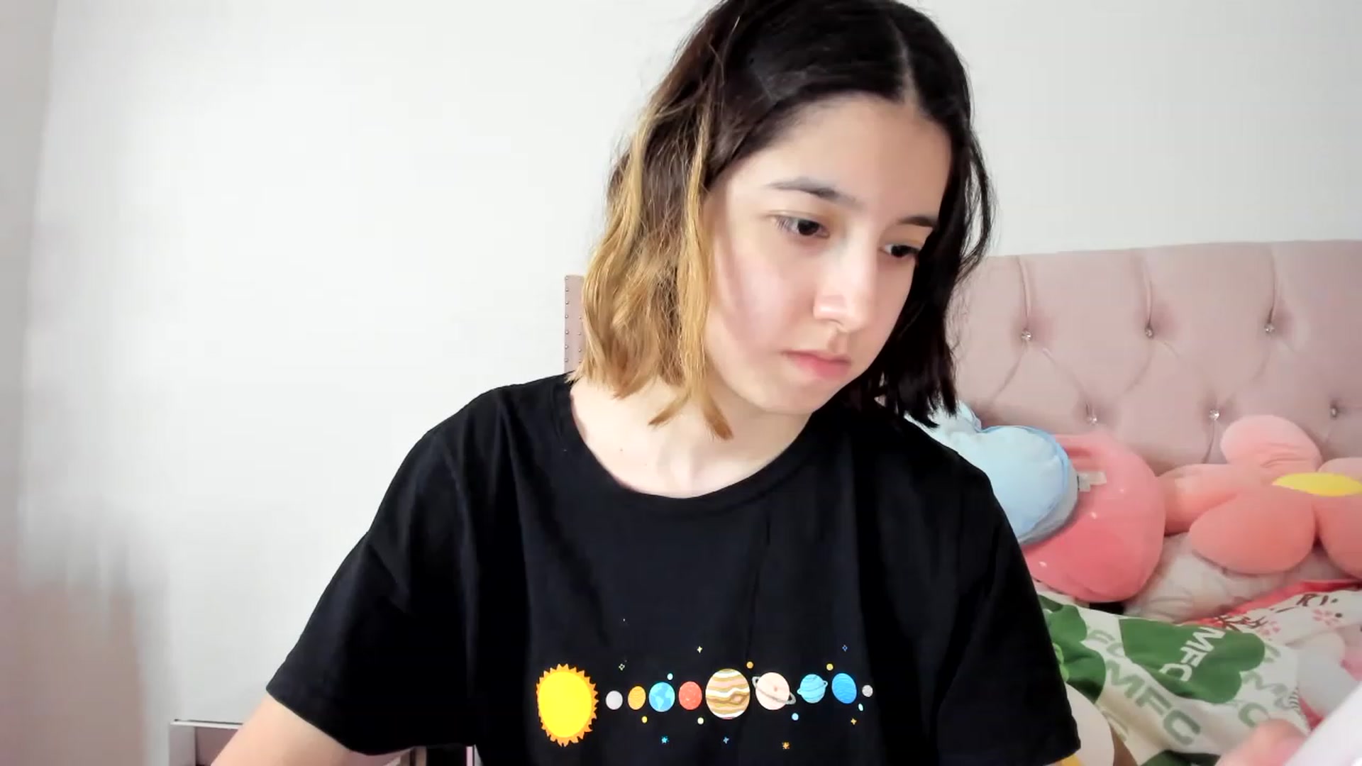 Gallery image thumbnail from Cherrycute666's myfreecams stream on, 12/01/2022, 13:57 image 2 of 20