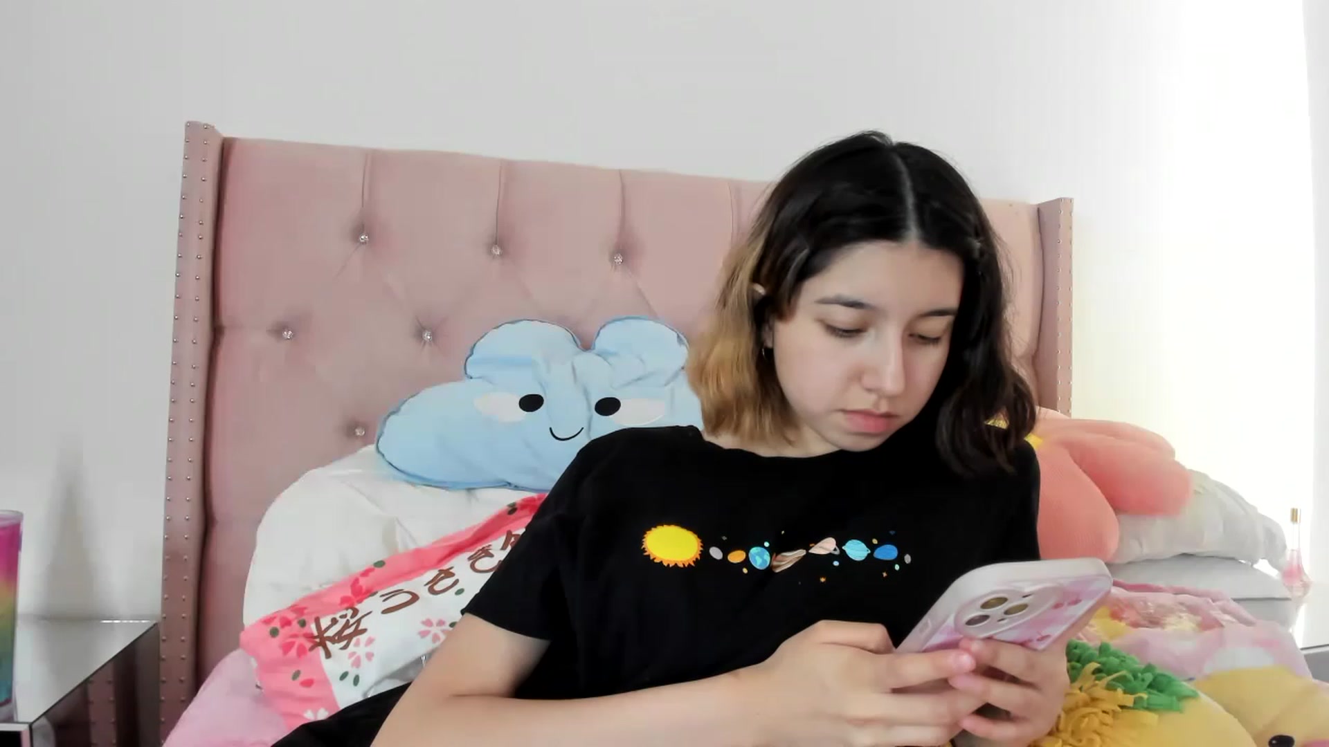 Gallery image thumbnail from Cherrycute666's myfreecams stream on, 12/01/2022, 15:58 image 15 of 20