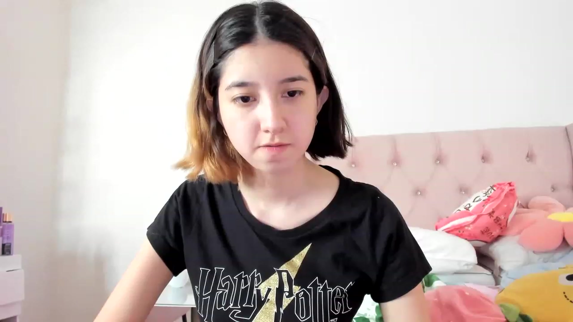 Gallery image thumbnail from Cherrycute666's myfreecams stream on, 12/02/2022, 13:29 image 14 of 20
