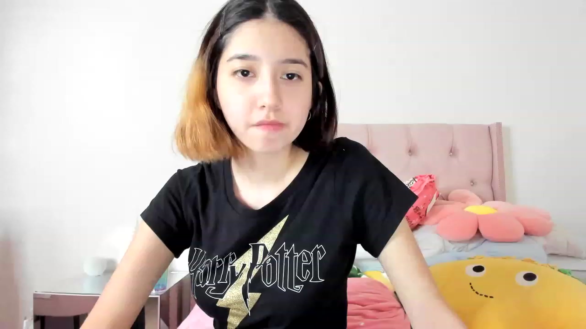 Gallery image thumbnail from Cherrycute666's myfreecams stream on, 12/02/2022, 13:29 image 1 of 20