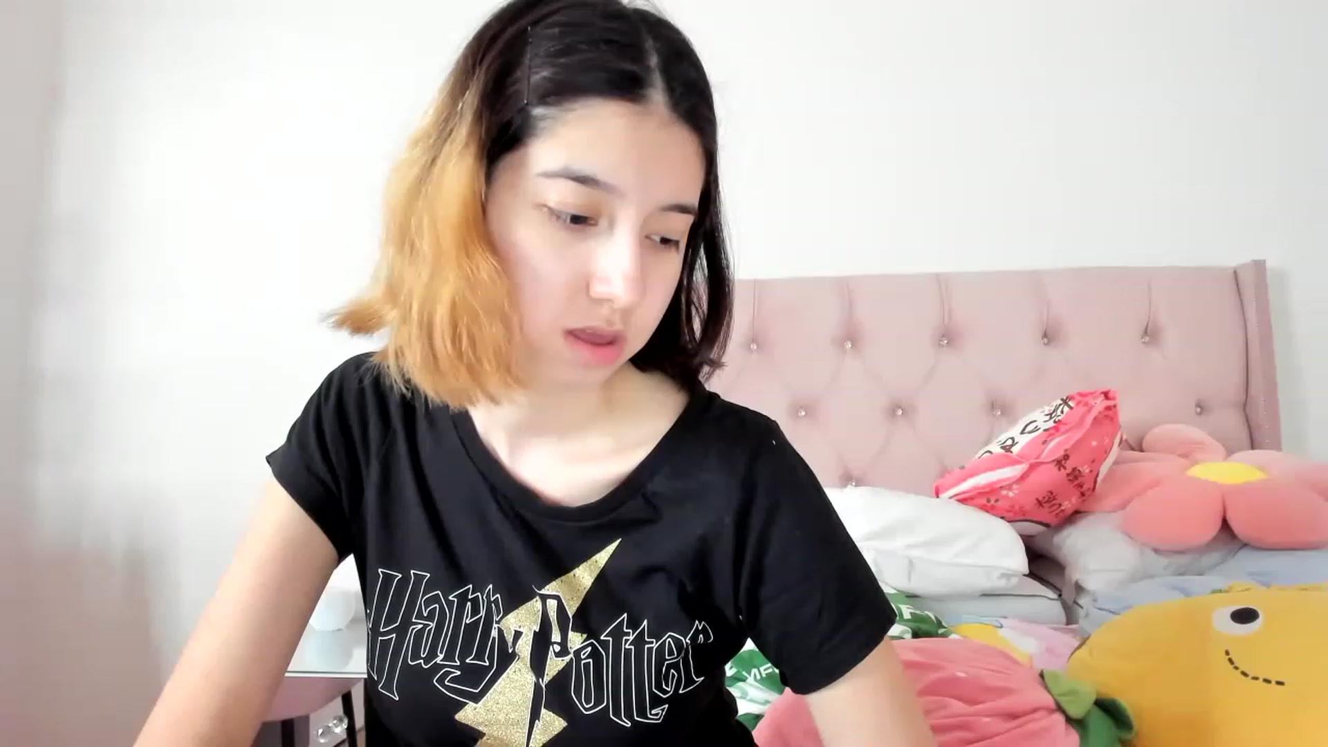 Gallery image thumbnail from Cherrycute666's myfreecams stream on, 12/02/2022, 13:29 image 5 of 20