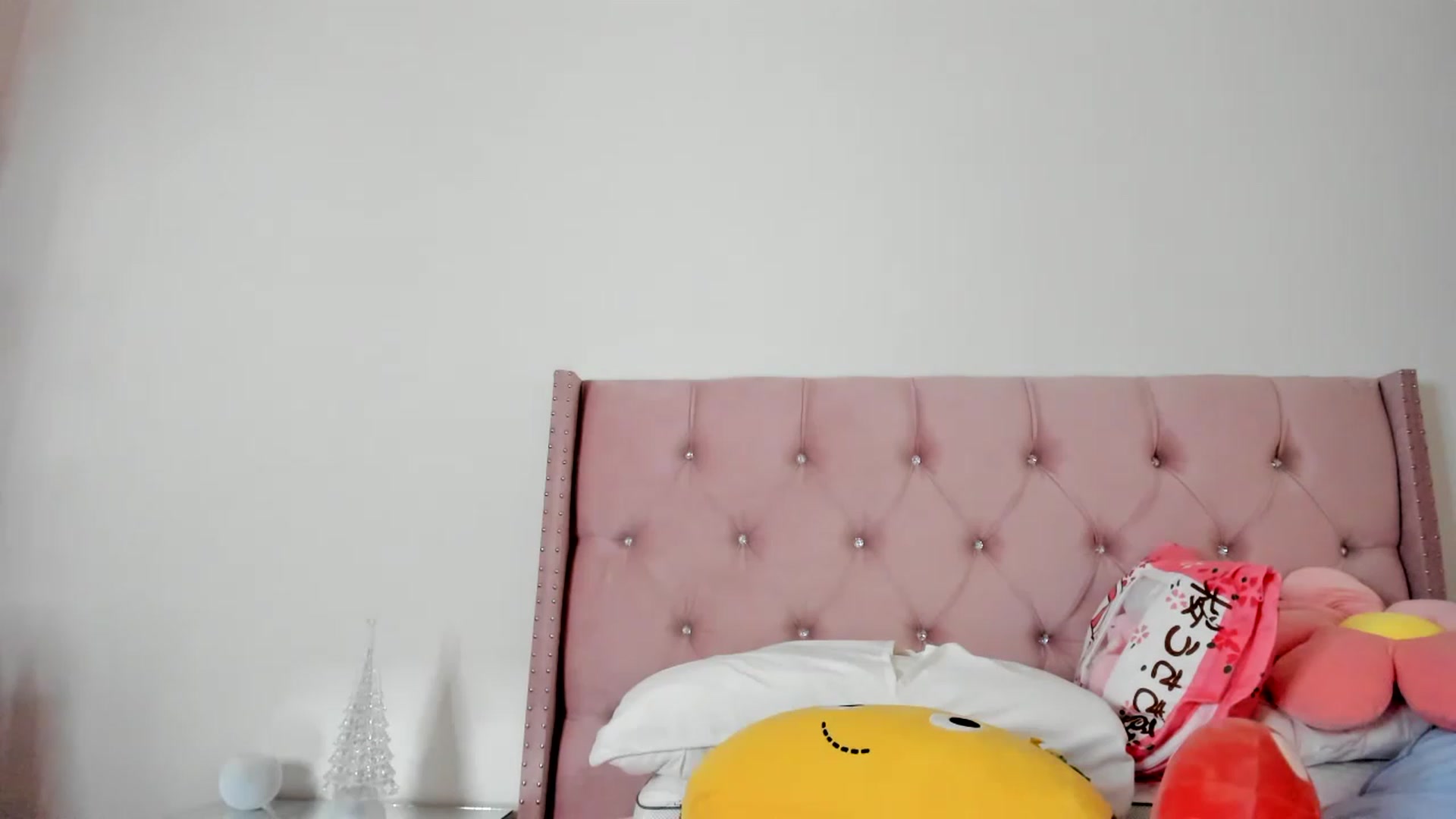 Gallery image thumbnail from Cherrycute666's myfreecams stream on, 12/03/2022, 01:48 image 14 of 20