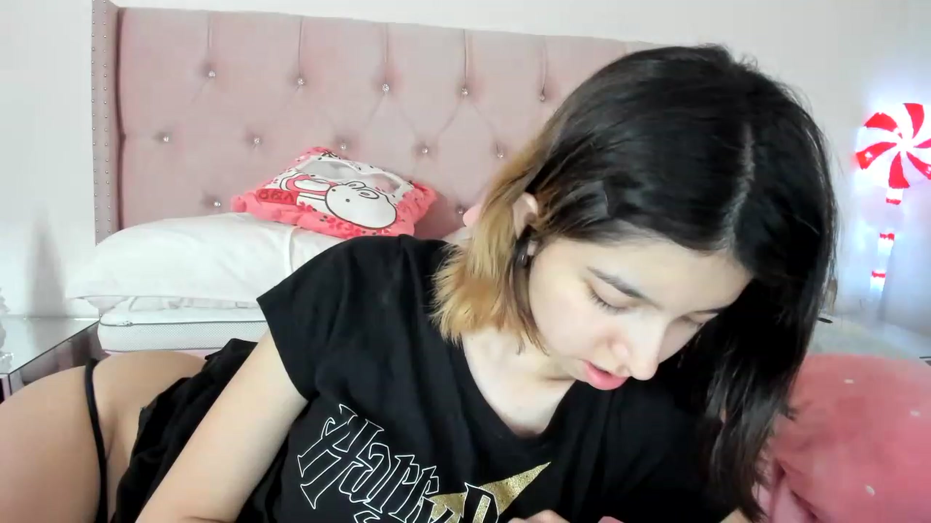 Gallery image thumbnail from Cherrycute666's myfreecams stream on, 12/03/2022, 08:17 image 5 of 20