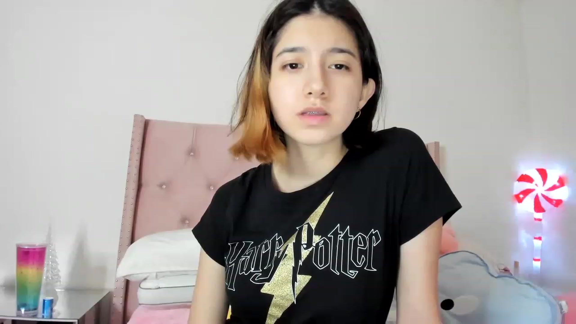 Gallery image thumbnail from Cherrycute666's myfreecams stream on, 12/03/2022, 08:41 image 10 of 20