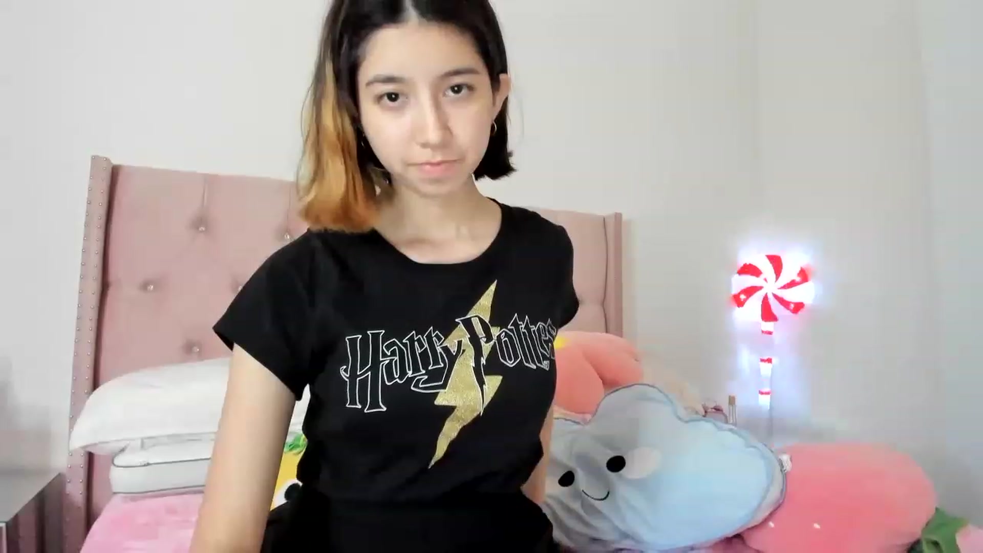Gallery image thumbnail from Cherrycute666's myfreecams stream on, 12/03/2022, 08:41 image 8 of 20
