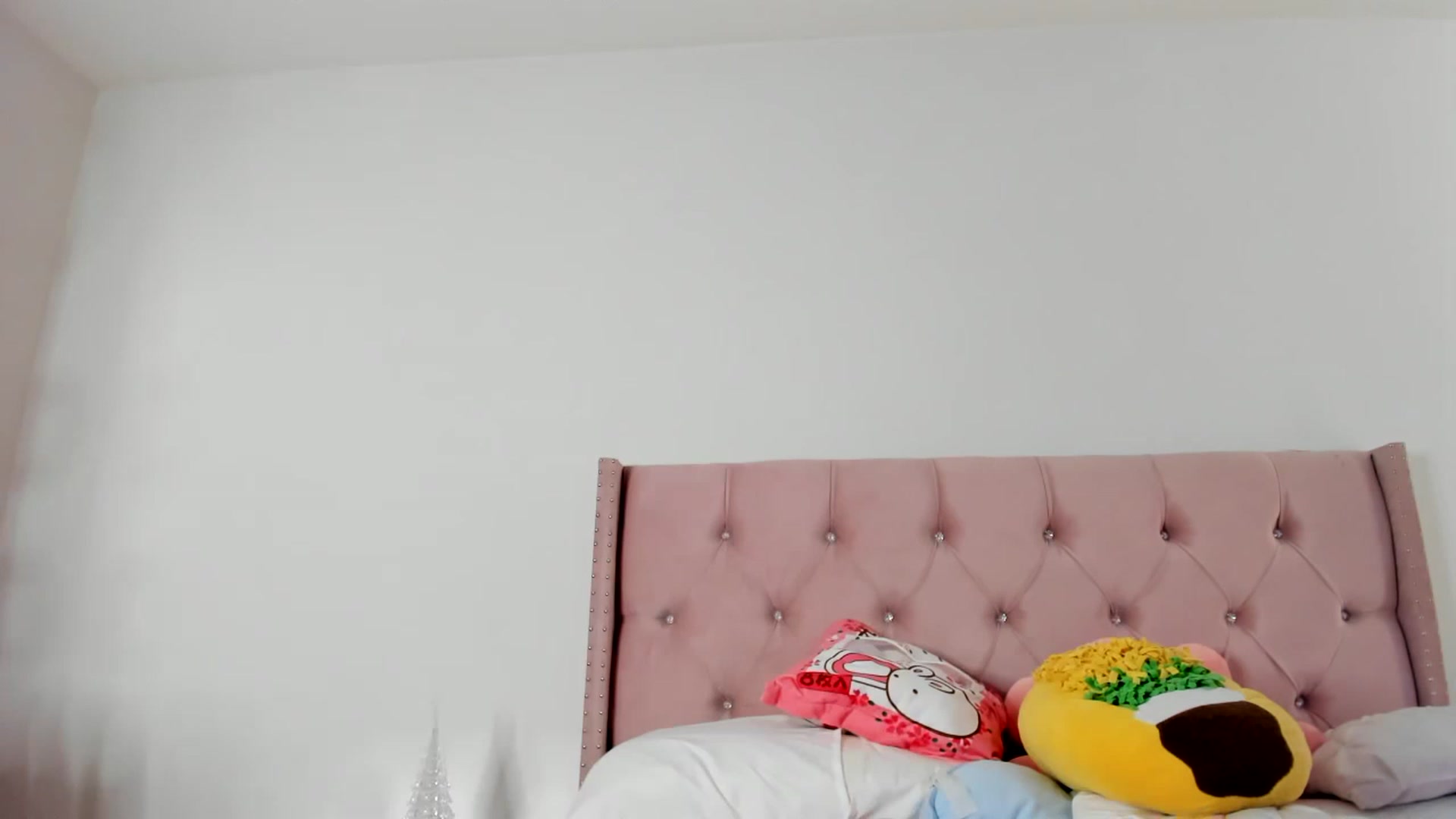 Gallery image thumbnail from Cherrycute666's myfreecams stream on, 12/03/2022, 15:59 image 18 of 20