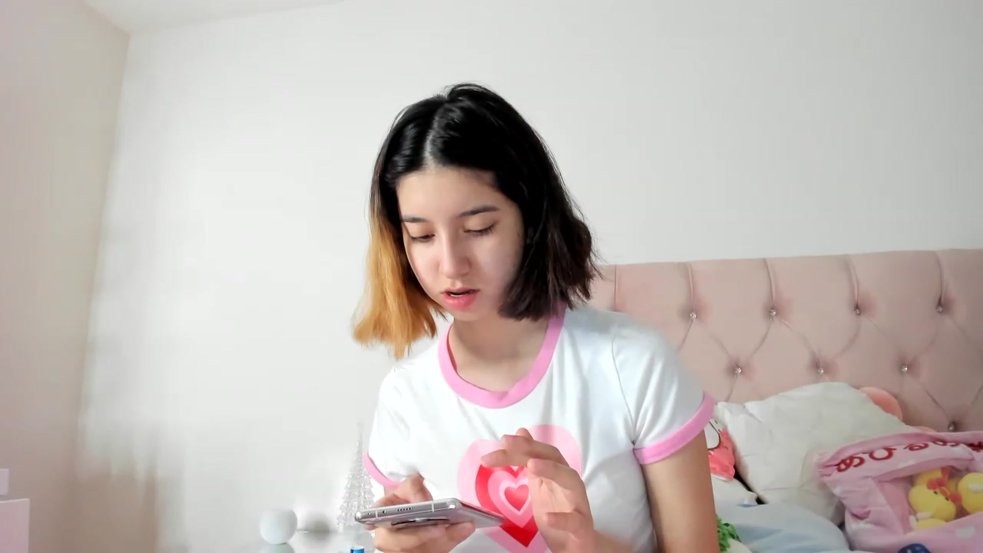 Gallery image thumbnail from Cherrycute666's myfreecams stream on, 12/04/2022, 03:59 image 3 of 20