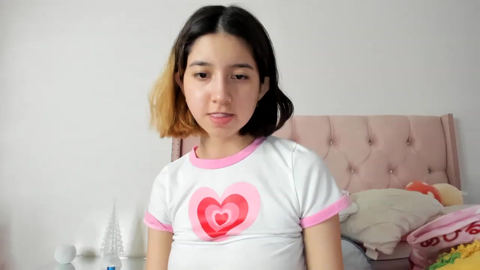 Gallery image thumbnail from Cherrycute666's myfreecams stream on, 12/04/2022, 05:32 image 18 of 20