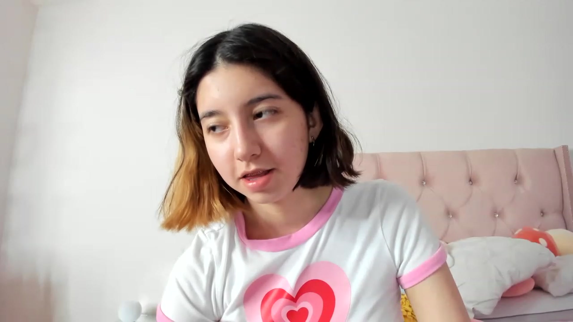Gallery image thumbnail from Cherrycute666's myfreecams stream on, 12/04/2022, 10:48 image 7 of 20