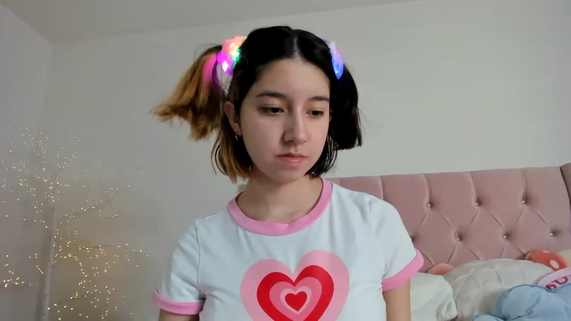 Gallery image thumbnail from Cherrycute666's myfreecams stream on, 12/04/2022, 13:18 image 5 of 20