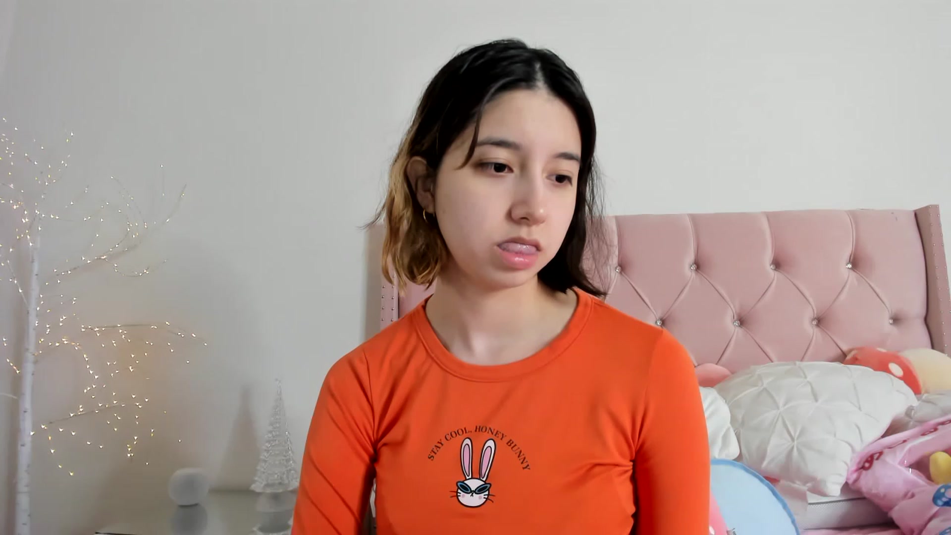 Gallery image thumbnail from Cherrycute666's myfreecams stream on, 12/04/2022, 15:31 image 5 of 20