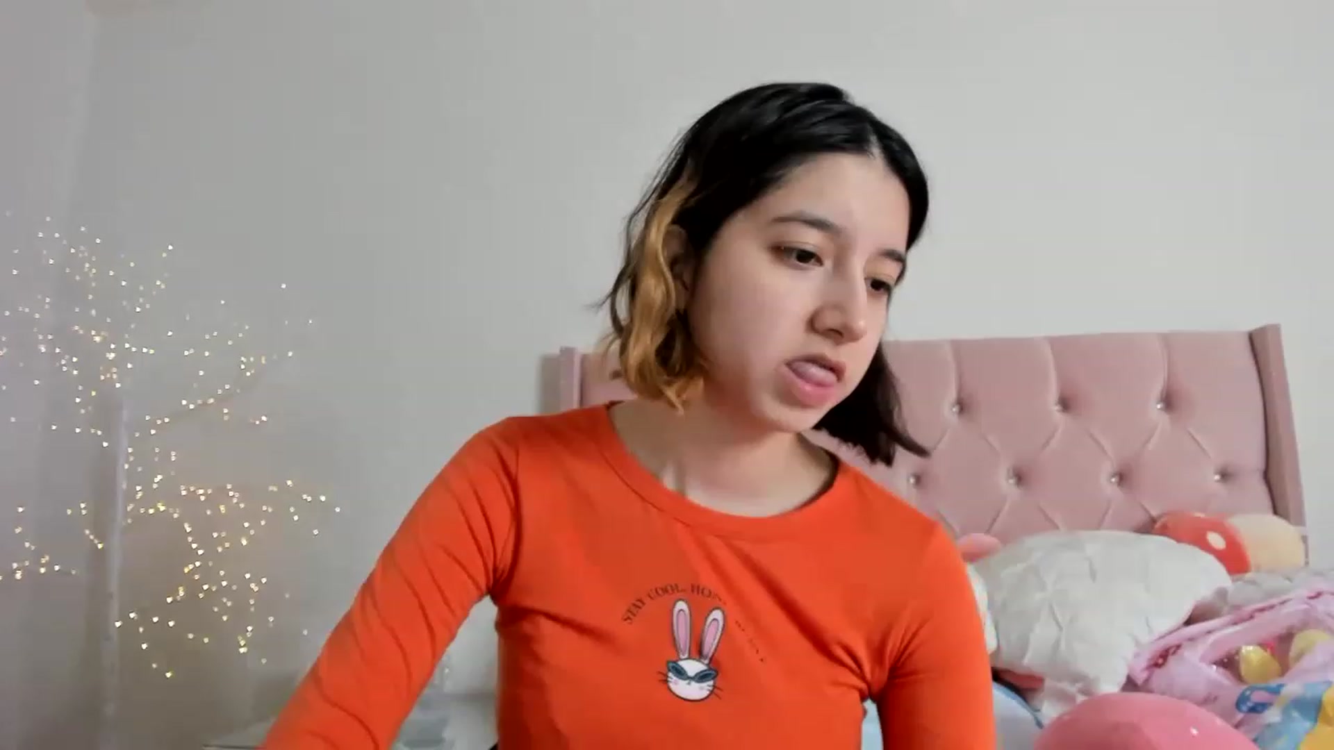 Gallery image thumbnail from Cherrycute666's myfreecams stream on, 12/04/2022, 15:31 image 14 of 20