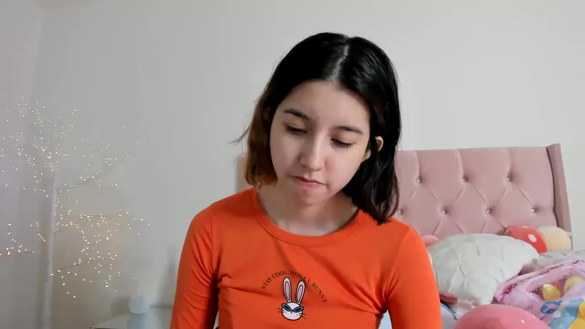 Gallery image thumbnail from Cherrycute666's myfreecams stream on, 12/04/2022, 15:31 image 16 of 20