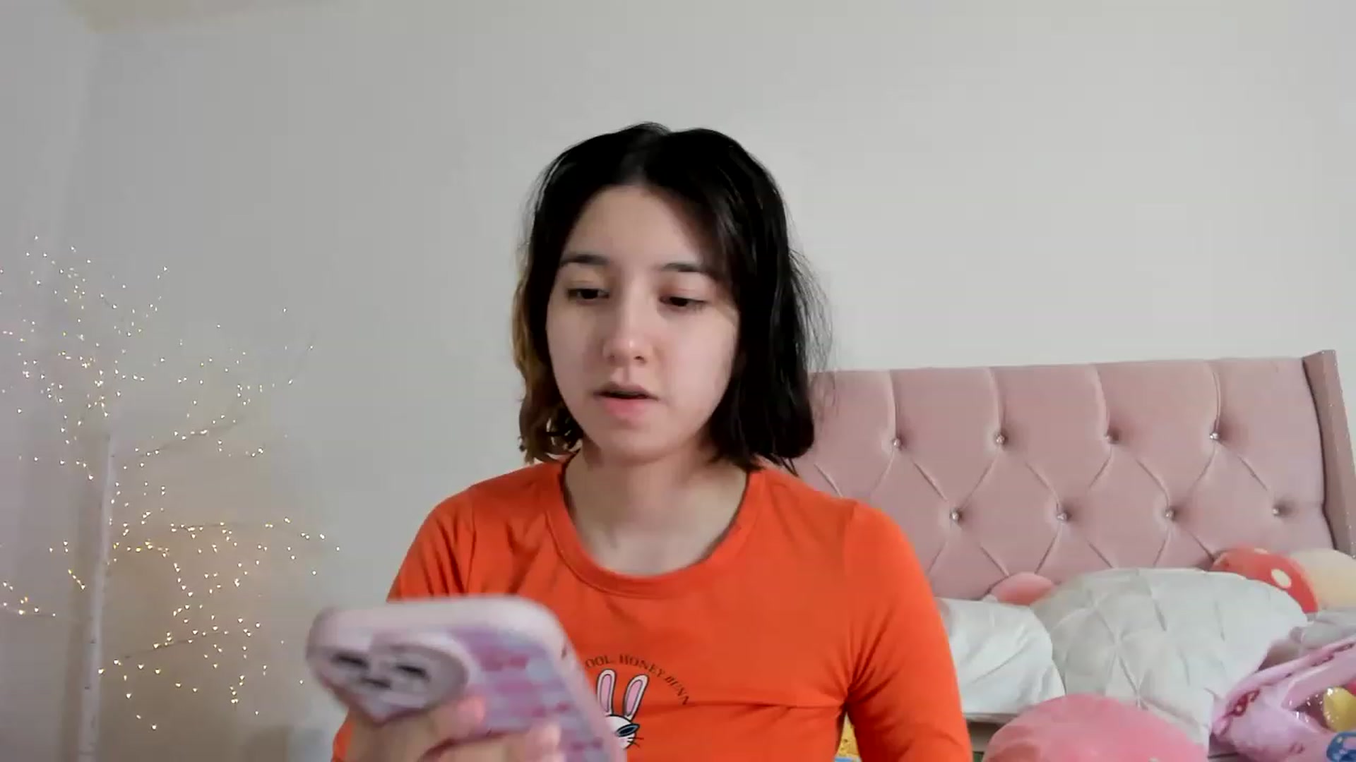 Gallery image thumbnail from Cherrycute666's myfreecams stream on, 12/04/2022, 15:31 image 1 of 20
