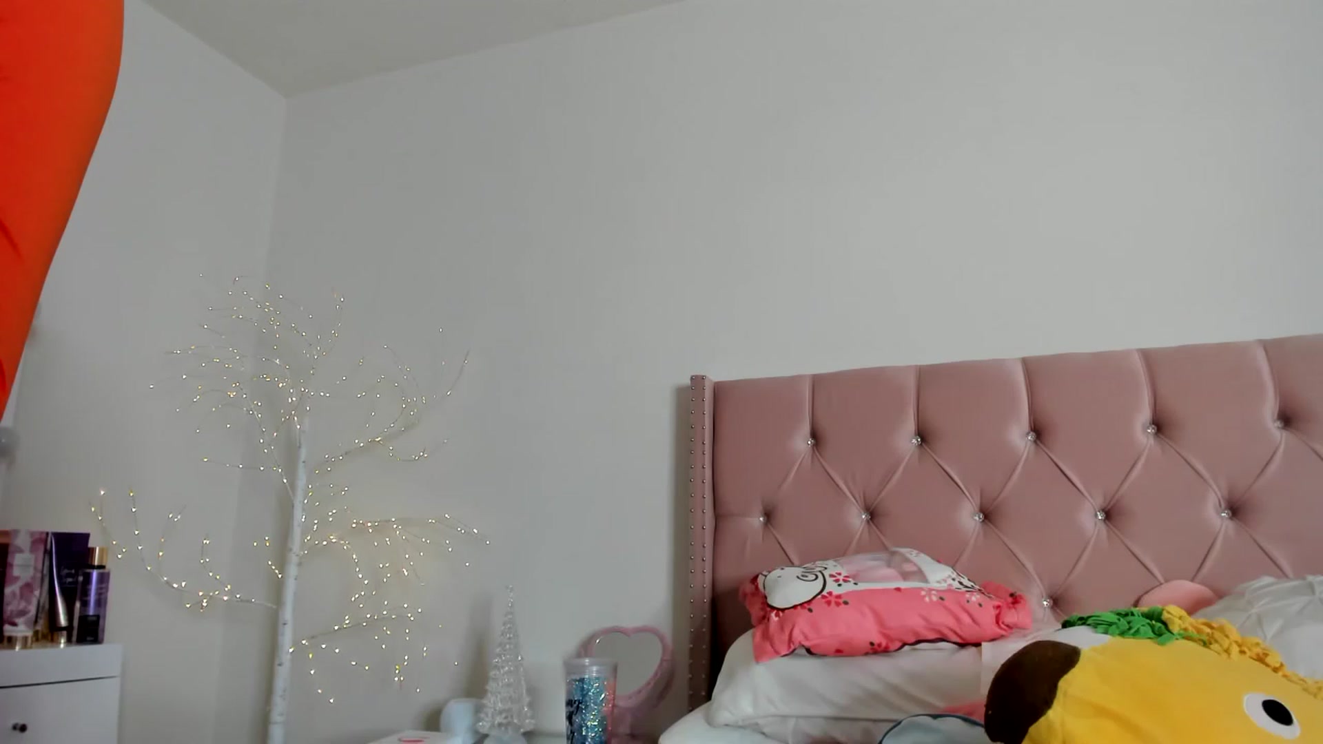 Gallery image thumbnail from Cherrycute666's myfreecams stream on, 12/05/2022, 02:29 image 20 of 20