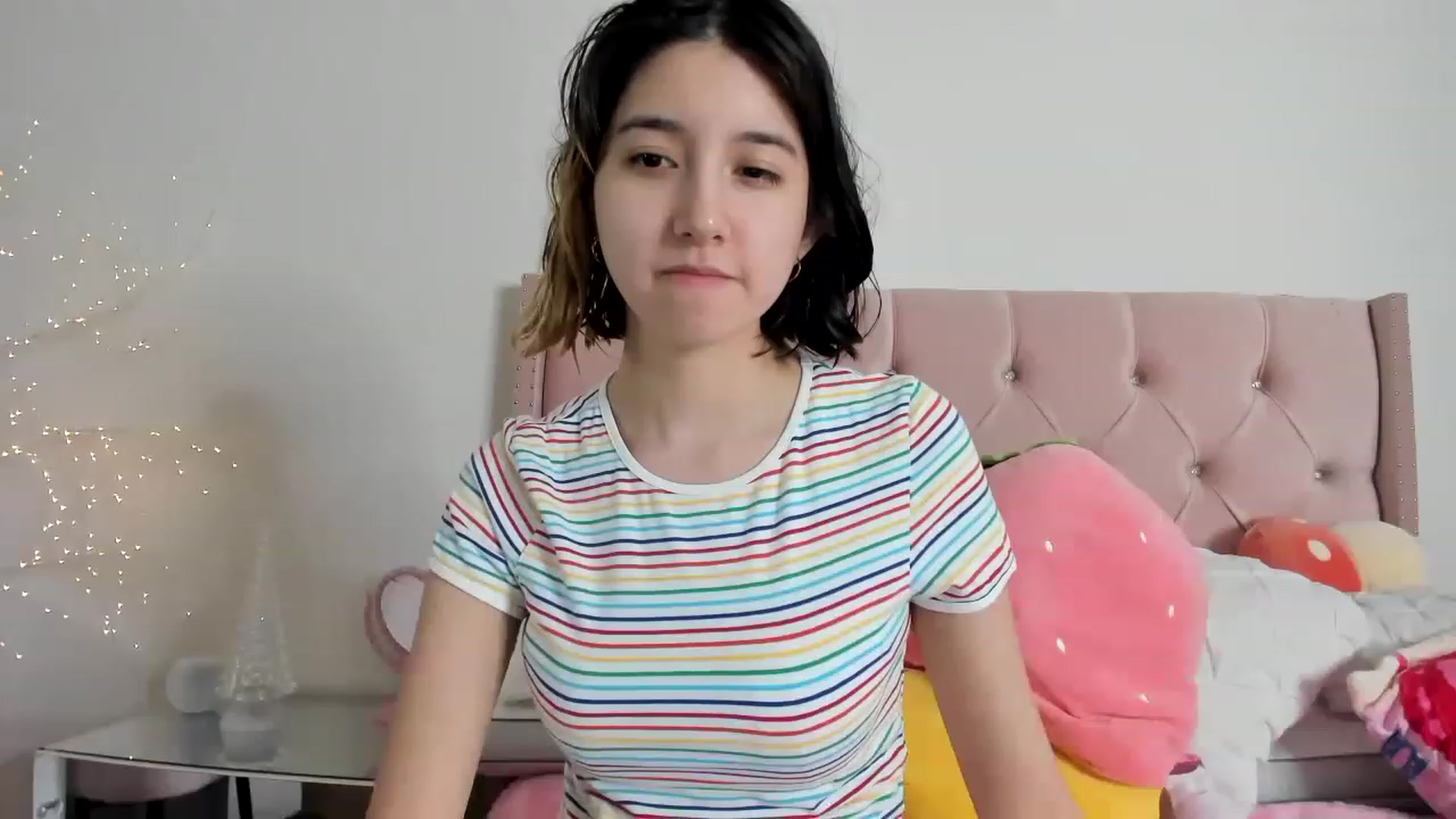Gallery image thumbnail from Cherrycute666's myfreecams stream on, 12/05/2022, 12:10 image 17 of 20