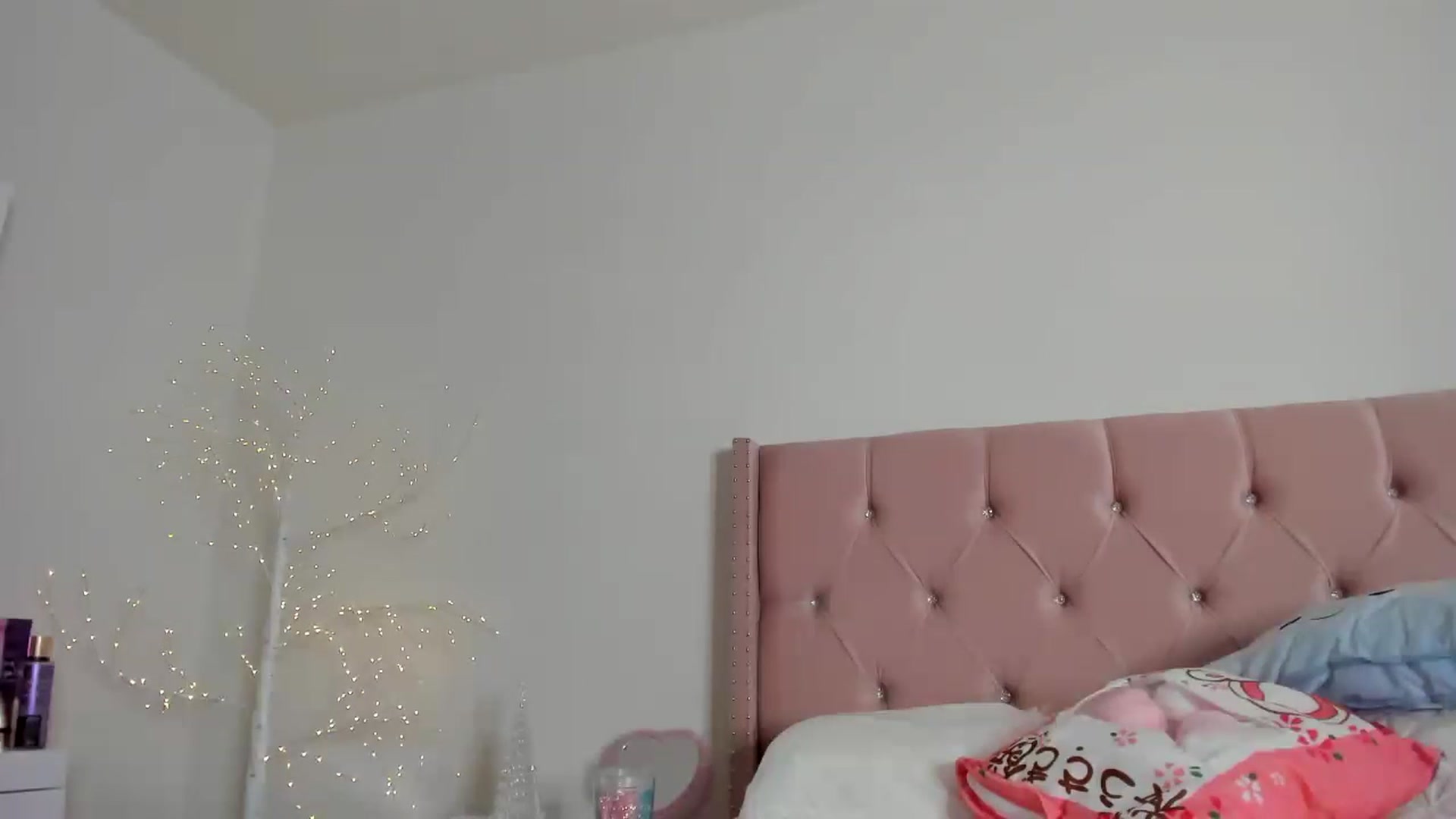 Gallery image thumbnail from Cherrycute666's myfreecams stream on, 12/05/2022, 12:10 image 4 of 20