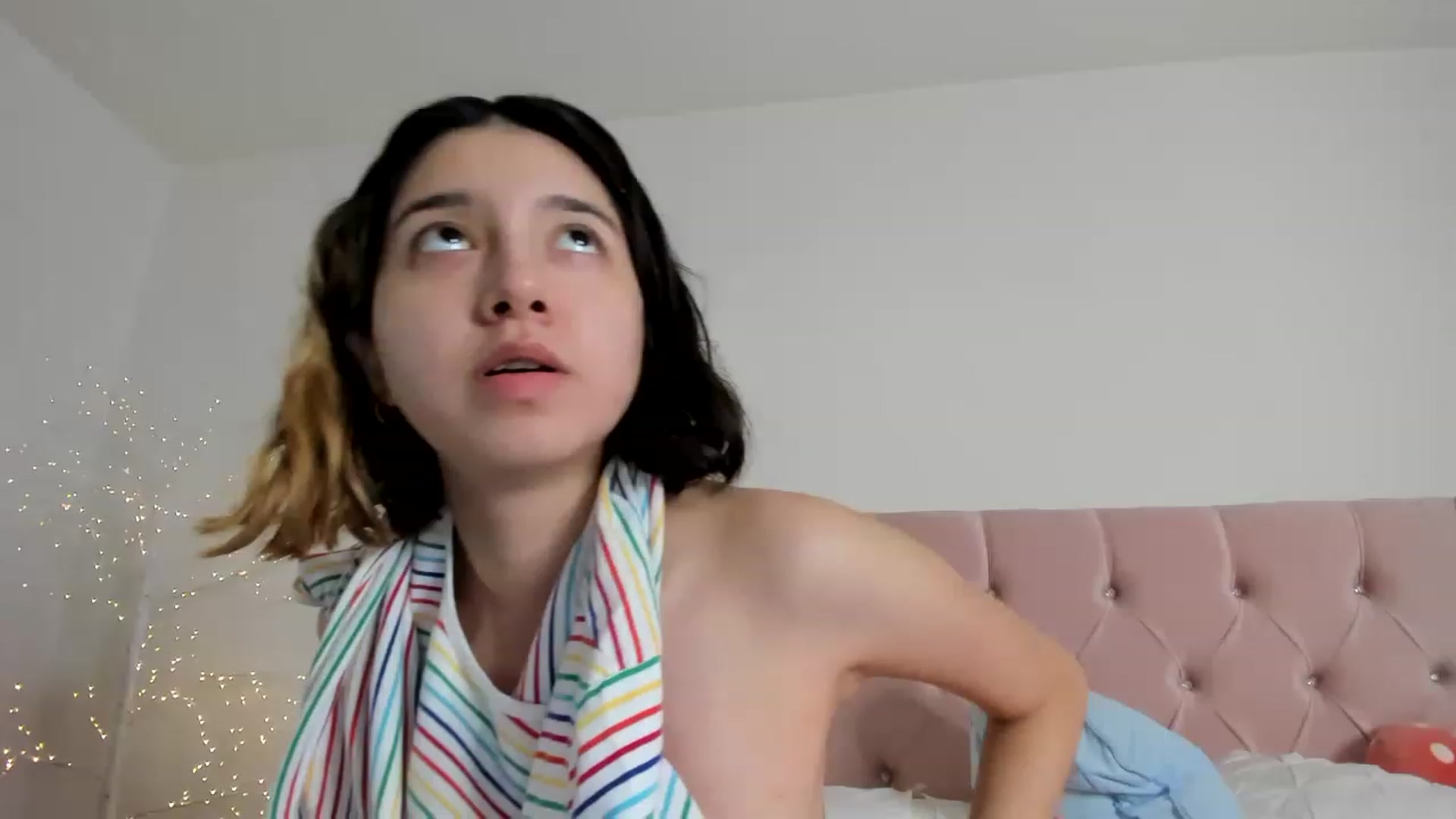 Gallery image thumbnail from Cherrycute666's myfreecams stream on, 12/05/2022, 13:16 image 2 of 20