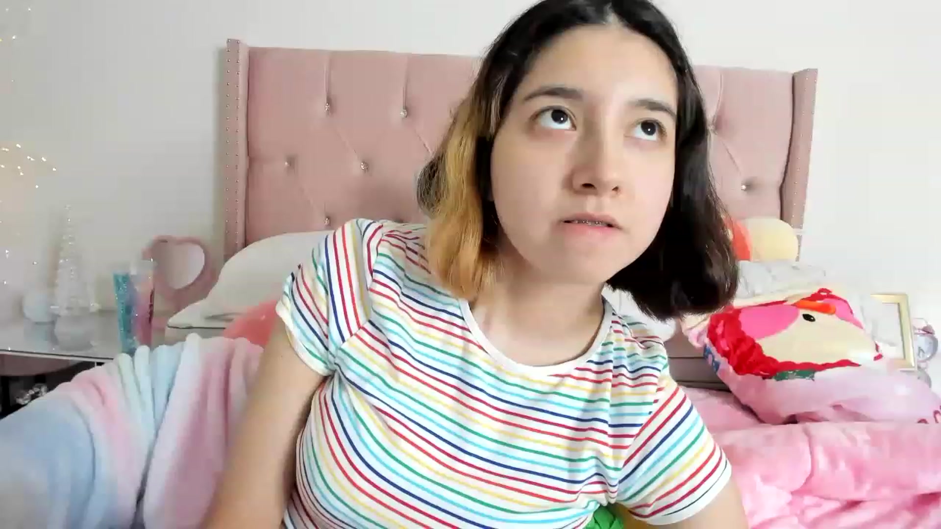 Gallery image thumbnail from Cherrycute666's myfreecams stream on, 12/05/2022, 15:00 image 11 of 20