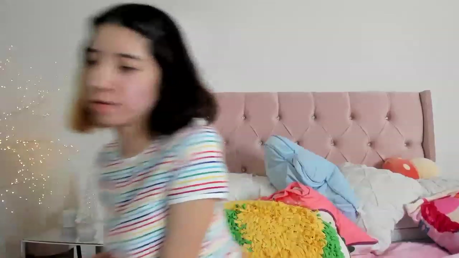 Gallery image thumbnail from Cherrycute666's myfreecams stream on, 12/05/2022, 15:00 image 2 of 20