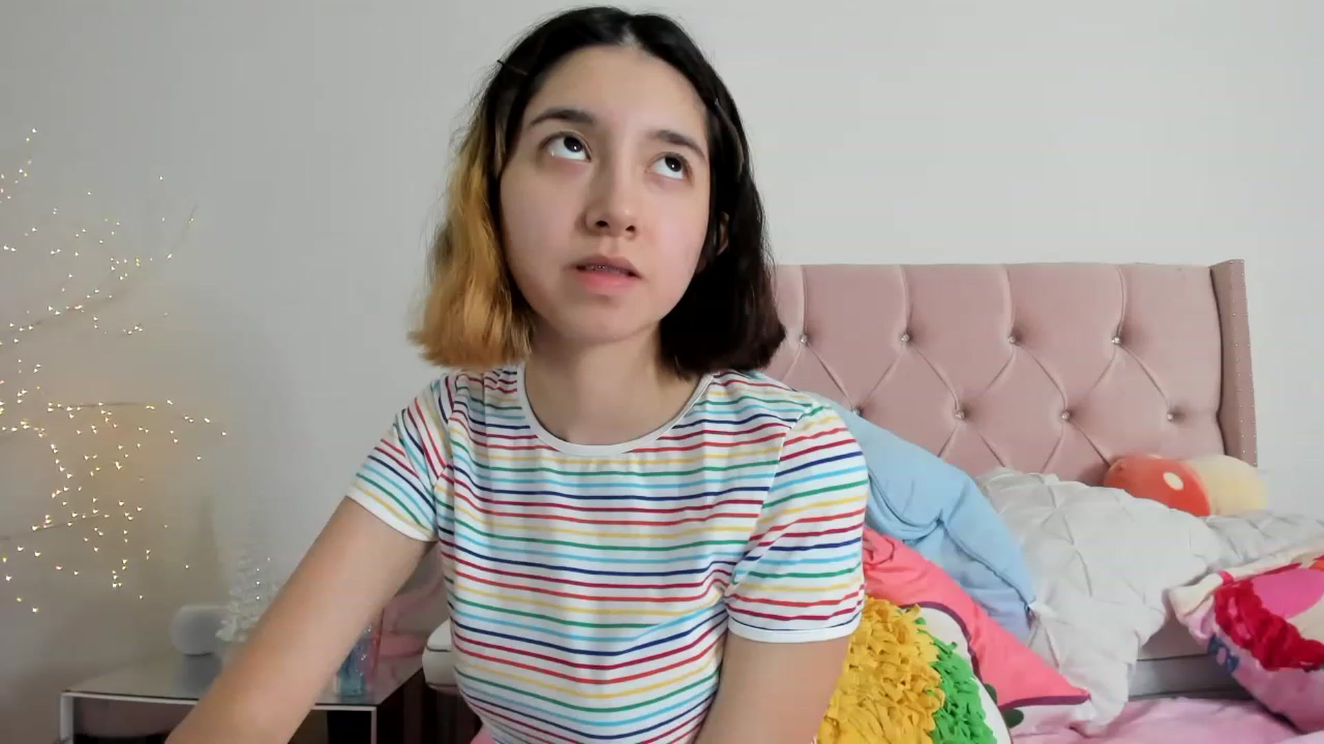 Gallery image thumbnail from Cherrycute666's myfreecams stream on, 12/05/2022, 15:00 image 1 of 20