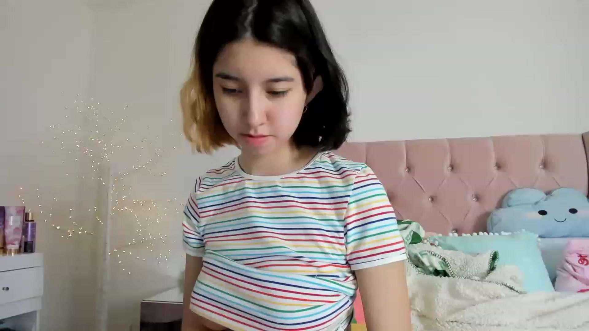 Gallery image thumbnail from Cherrycute666's myfreecams stream on, 12/06/2022, 02:53 image 19 of 20