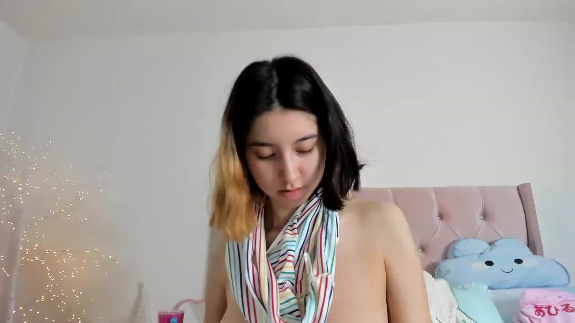 Gallery image thumbnail from Cherrycute666's myfreecams stream on, 12/06/2022, 05:15 image 16 of 20