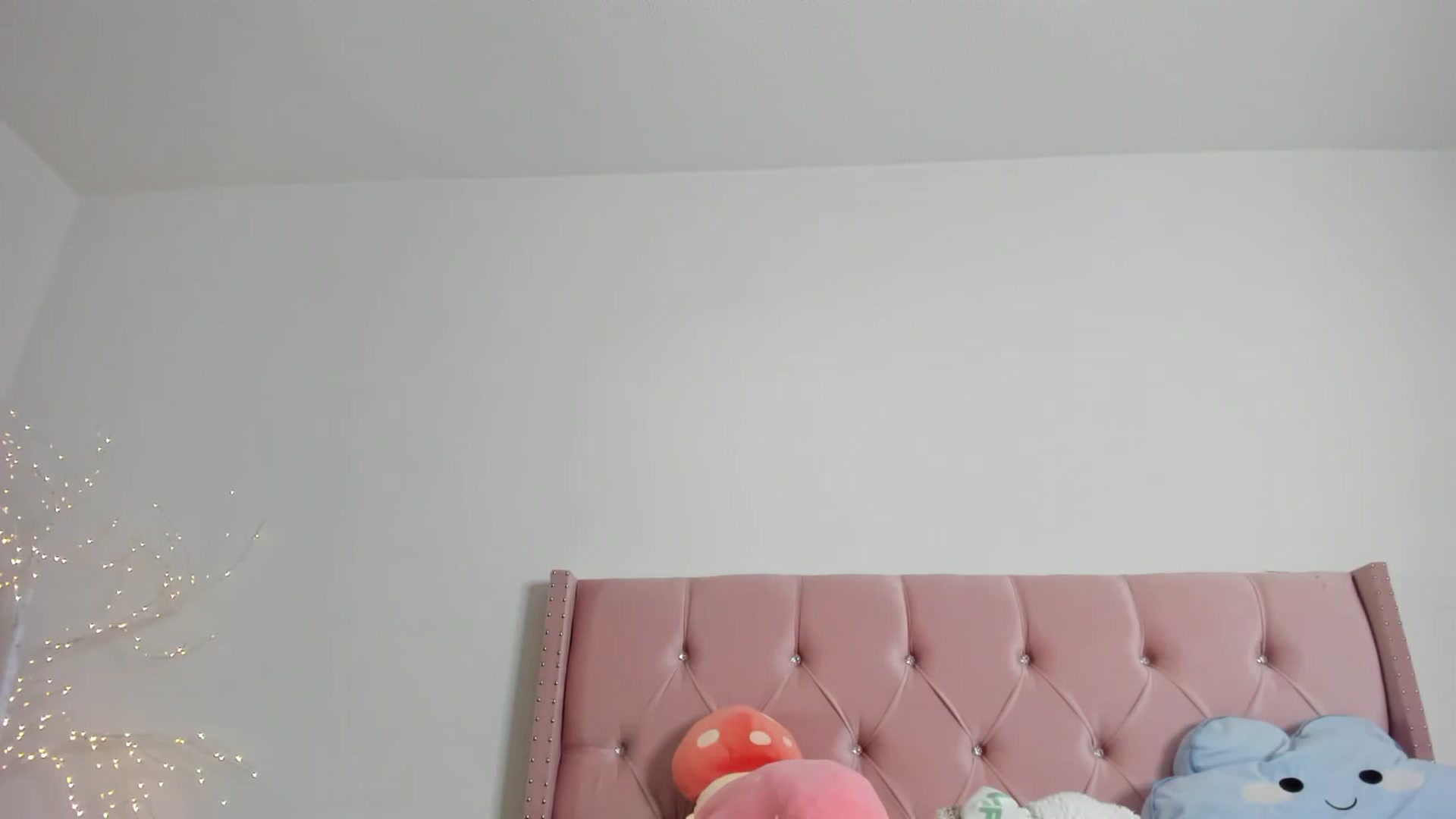 Gallery image thumbnail from Cherrycute666's myfreecams stream on, 12/06/2022, 06:32 image 17 of 20