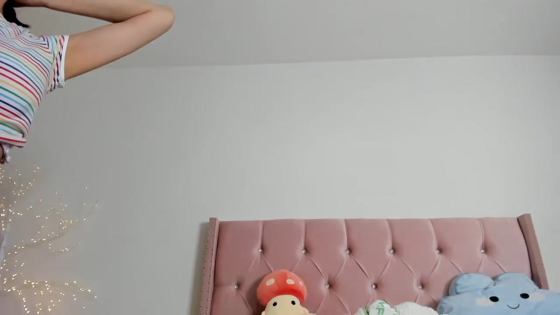 Gallery image thumbnail from Cherrycute666's myfreecams stream on, 12/06/2022, 06:32 image 16 of 20