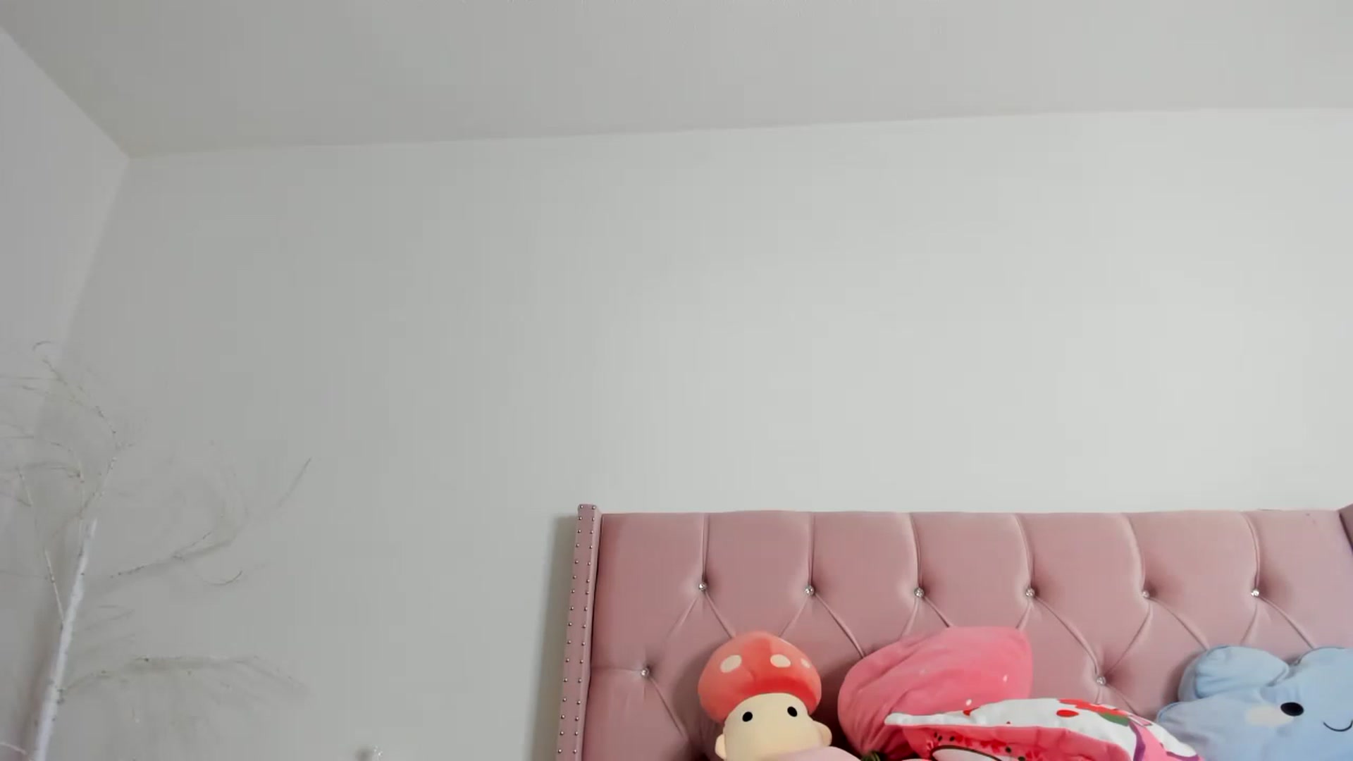 Gallery image thumbnail from Cherrycute666's myfreecams stream on, 12/06/2022, 16:31 image 19 of 20