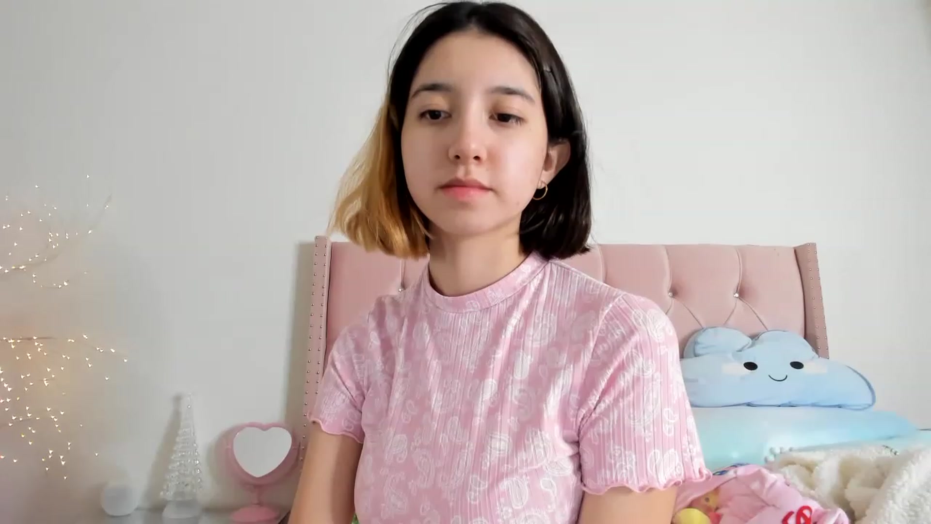 Gallery image thumbnail from Cherrycute666's myfreecams stream on, 12/07/2022, 03:31 image 3 of 20