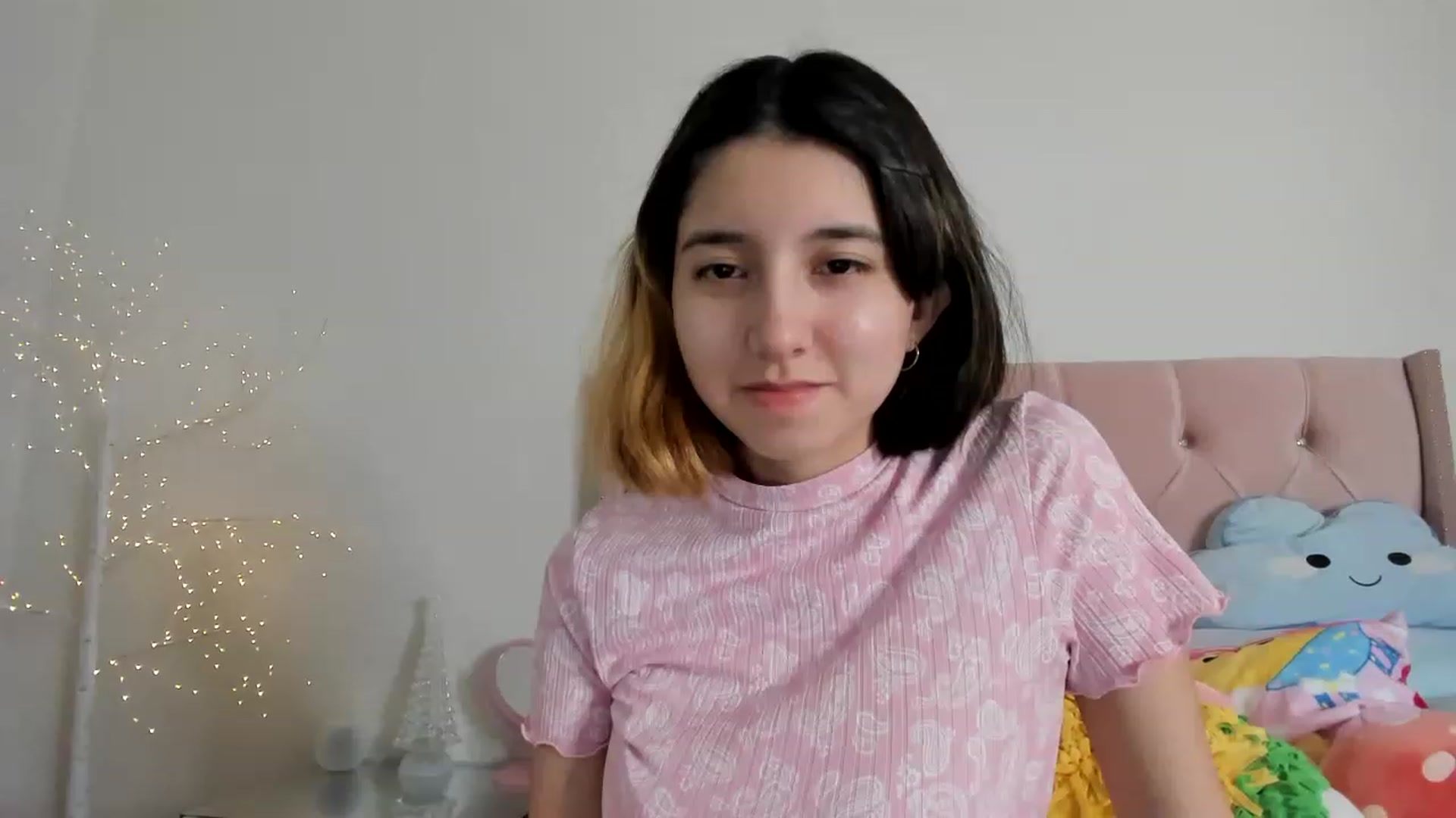 Gallery image thumbnail from Cherrycute666's myfreecams stream on, 12/07/2022, 05:25 image 17 of 20
