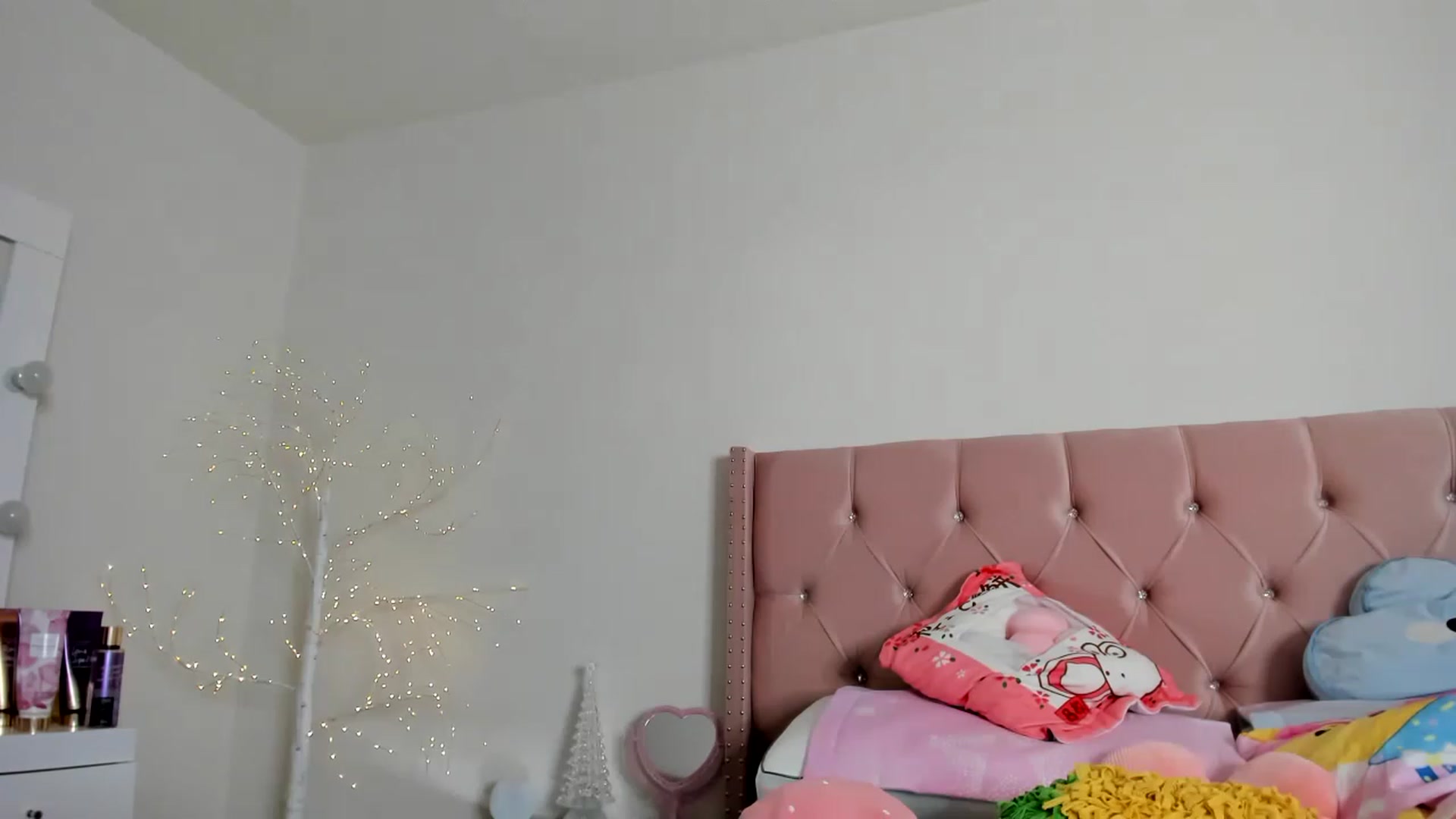 Gallery image thumbnail from Cherrycute666's myfreecams stream on, 12/07/2022, 07:11 image 8 of 20