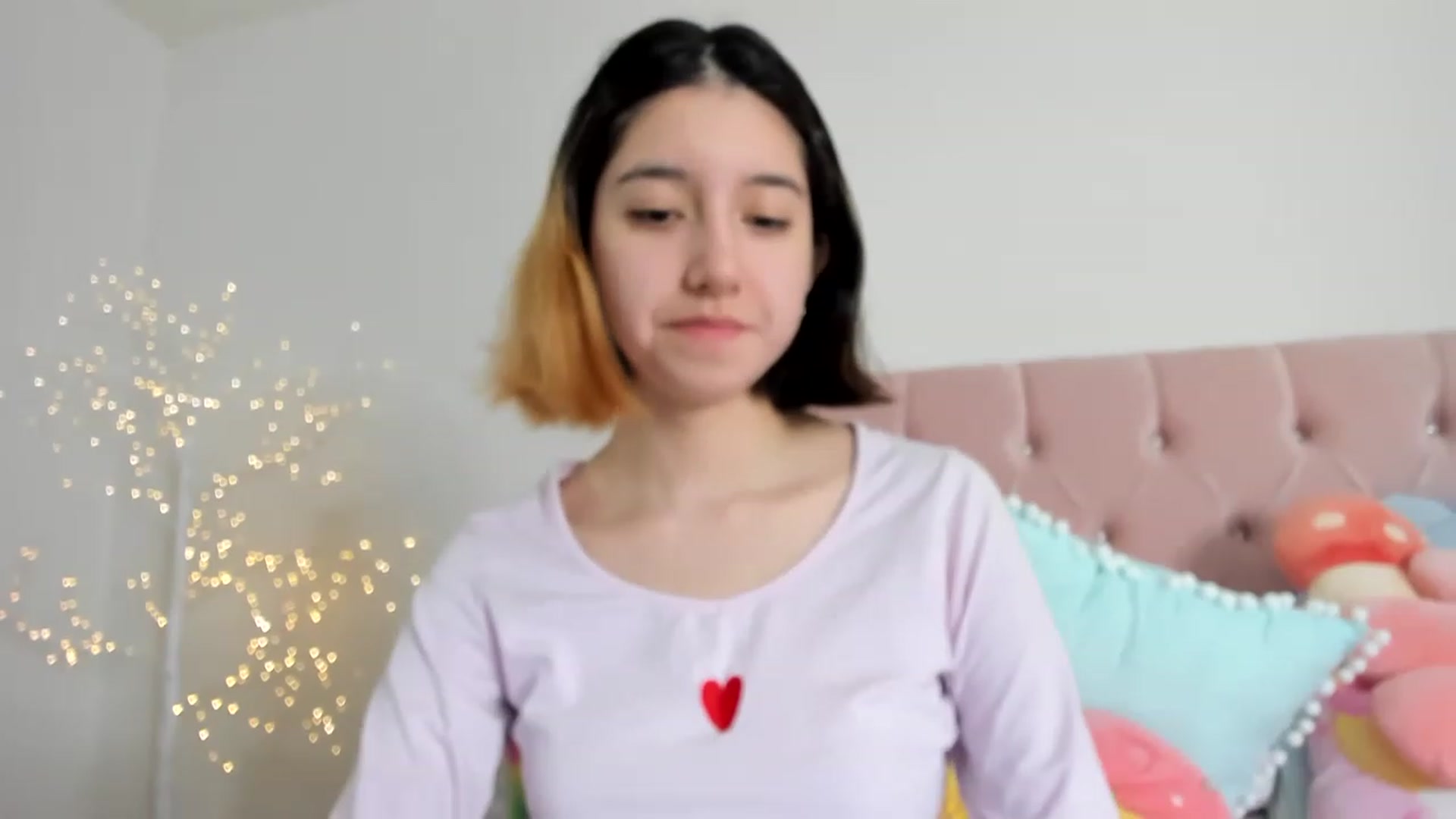 Gallery image thumbnail from Cherrycute666's myfreecams stream on, 12/08/2022, 02:36 image 3 of 20