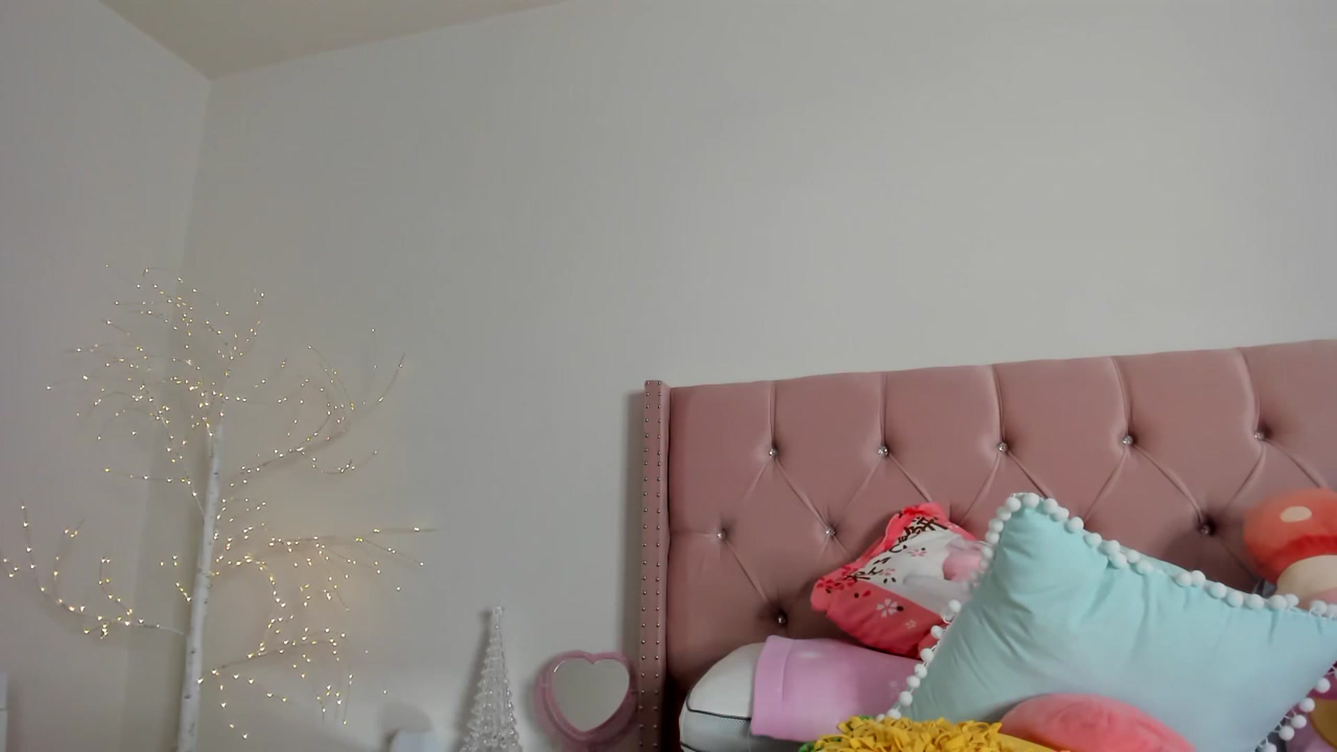 Gallery image thumbnail from Cherrycute666's myfreecams stream on, 12/08/2022, 03:17 image 16 of 20