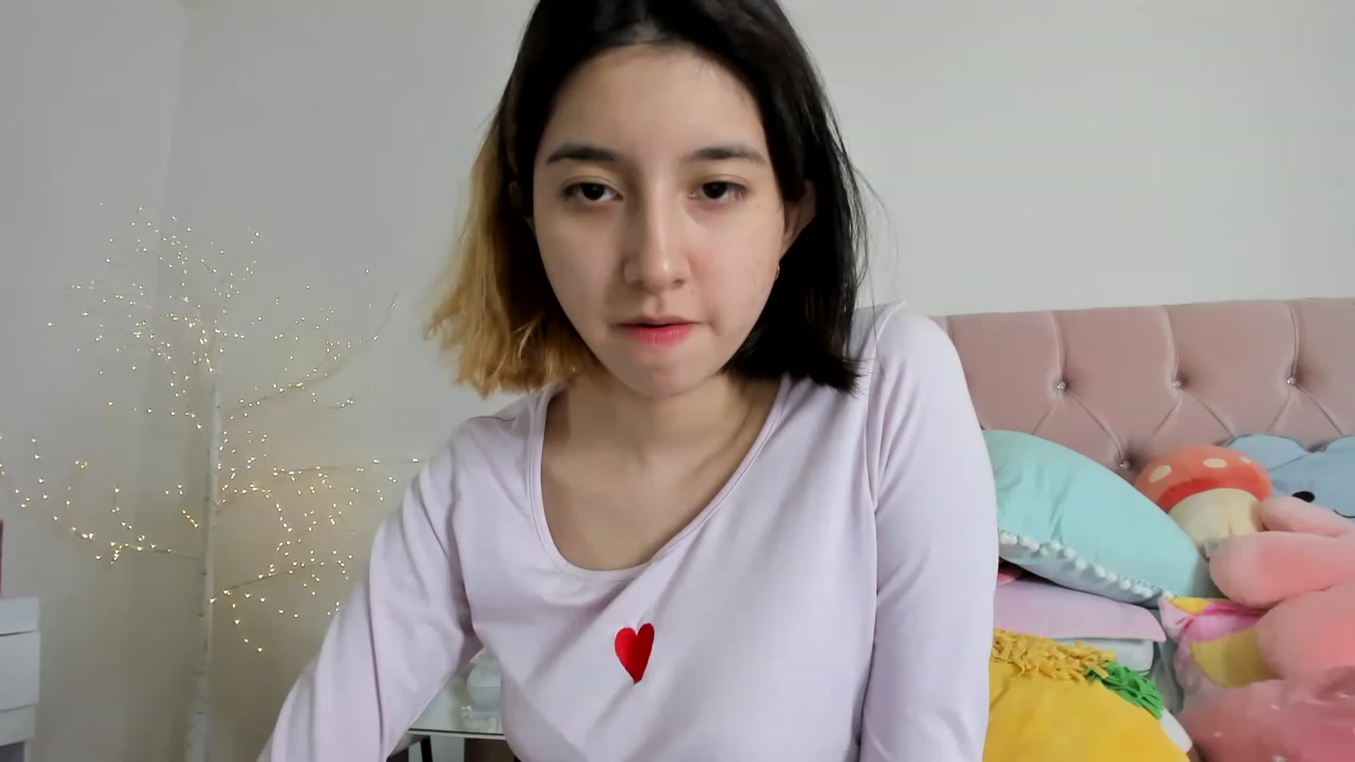 Gallery image thumbnail from Cherrycute666's myfreecams stream on, 12/08/2022, 06:45 image 2 of 20