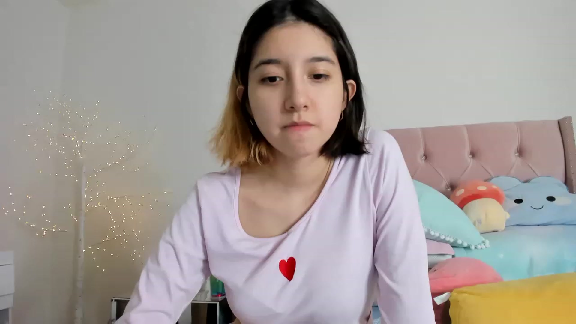 Gallery image thumbnail from Cherrycute666's myfreecams stream on, 12/08/2022, 09:21 image 14 of 20